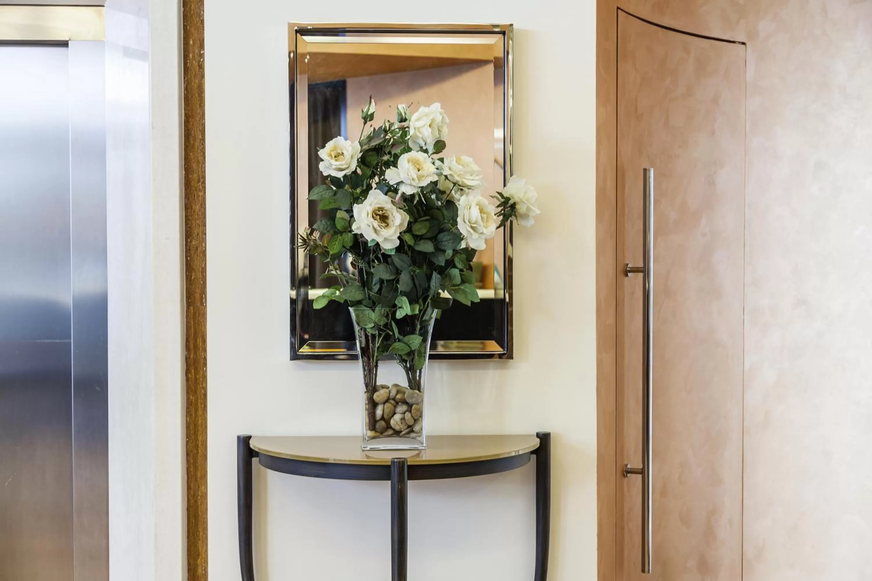 Decorative detail in Hotel Des Etrangers