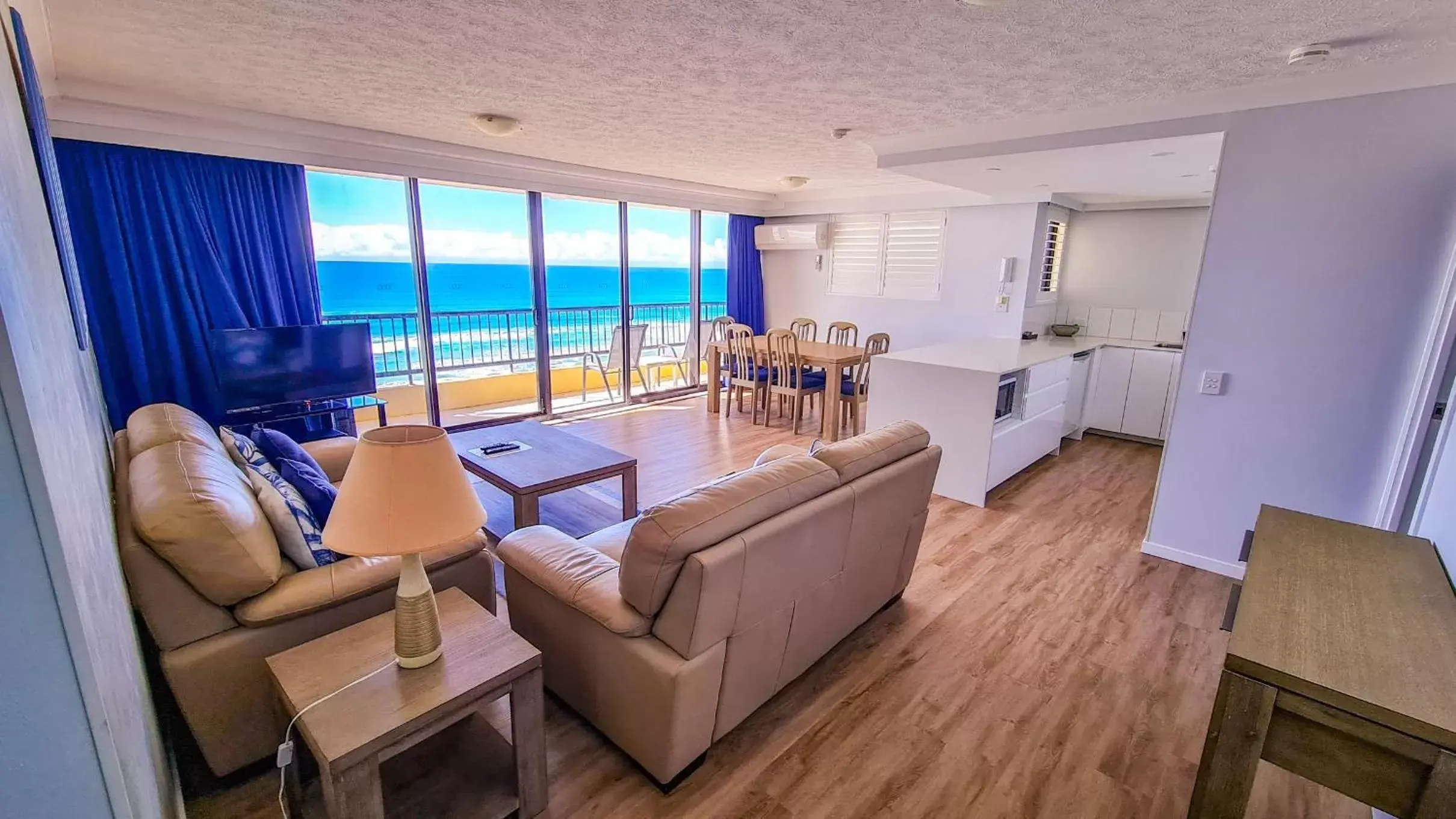 Living room, Seating Area in Pelican Sands Beach Resort