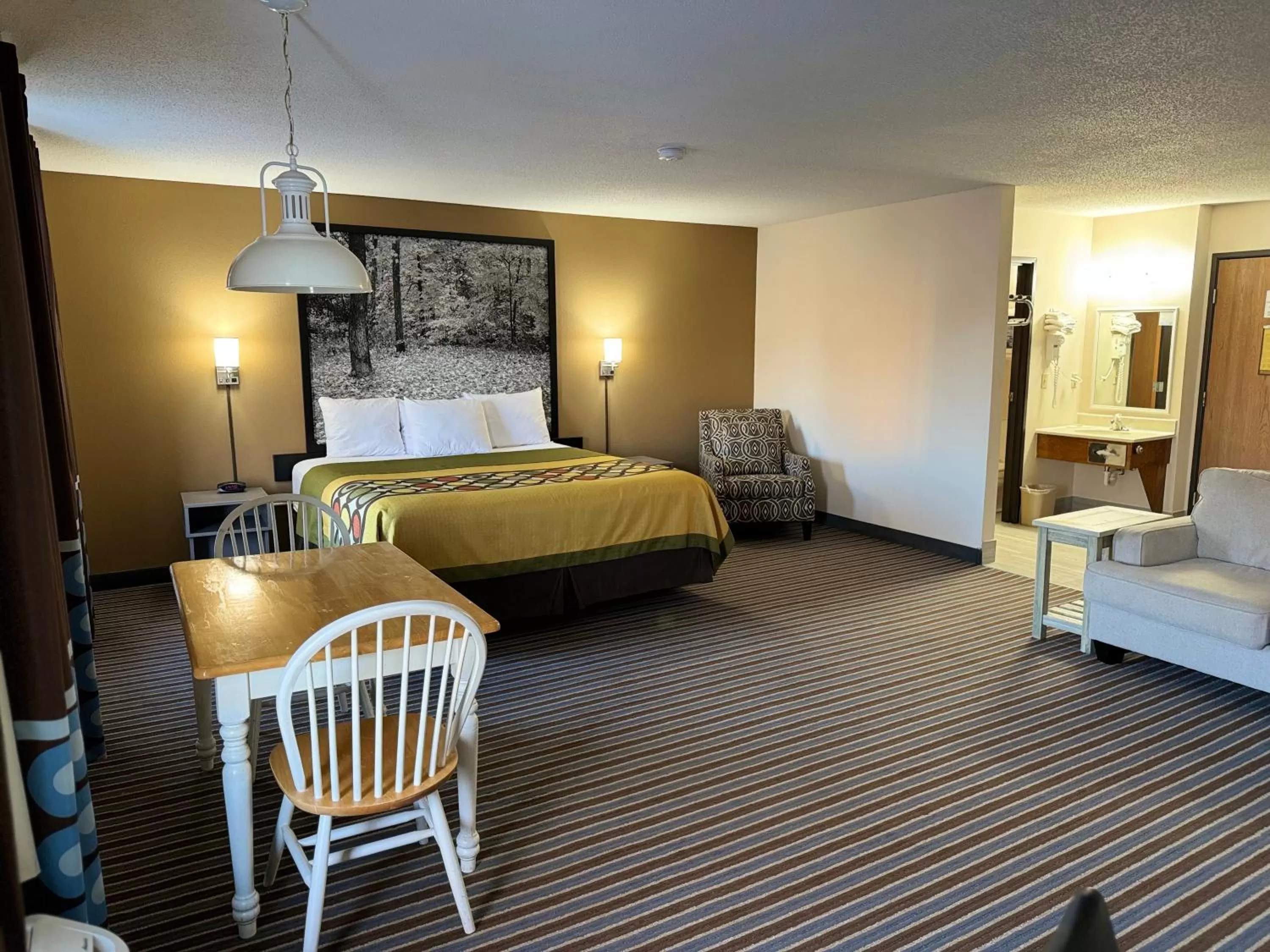 Seating area, Bed in Super 8 by Wyndham Columbia Clark Lane