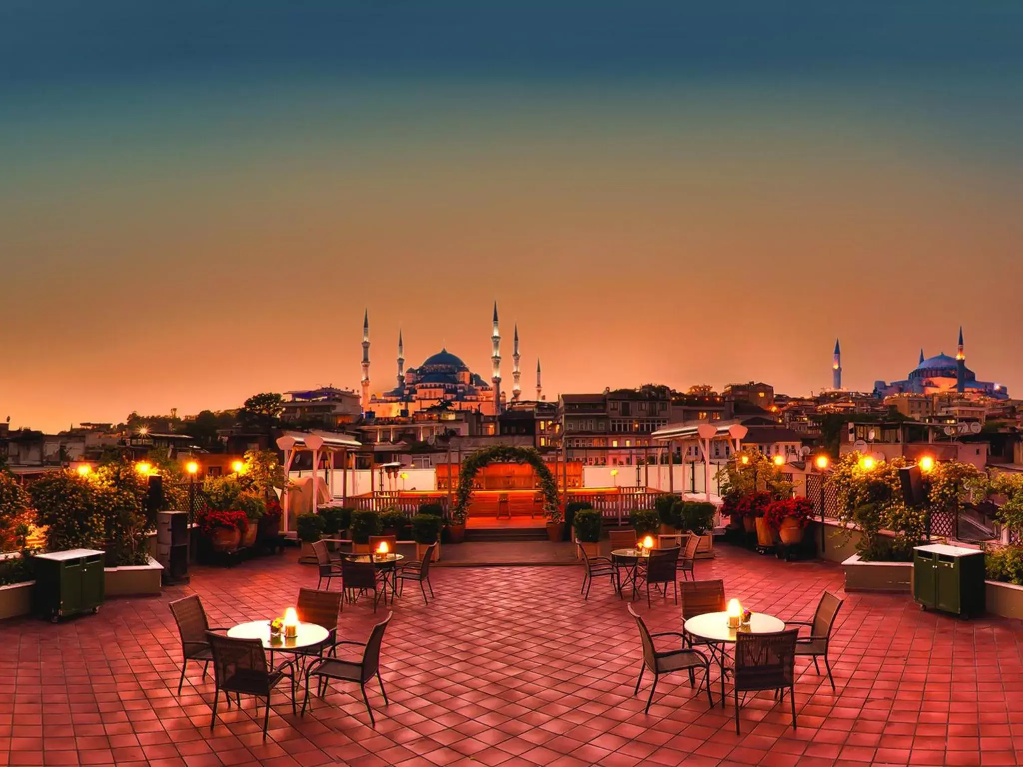Nearby landmark, Restaurant/Places to Eat in Armada Istanbul Old City Hotel