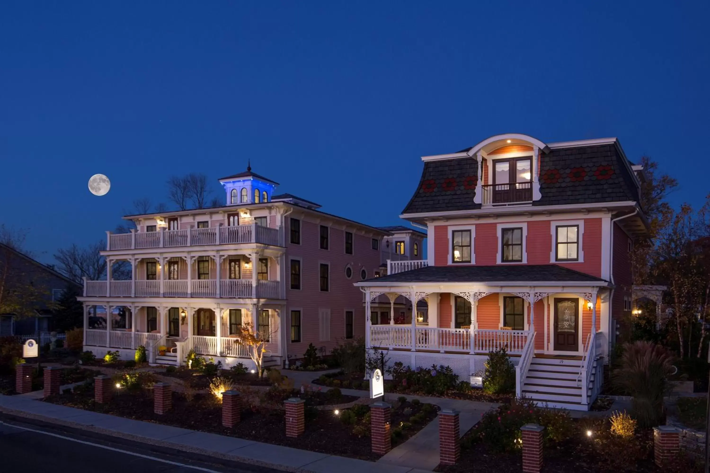 Property building in Saybrook Point Resort & Marina Property building in Saybrook Point Resort & Marina