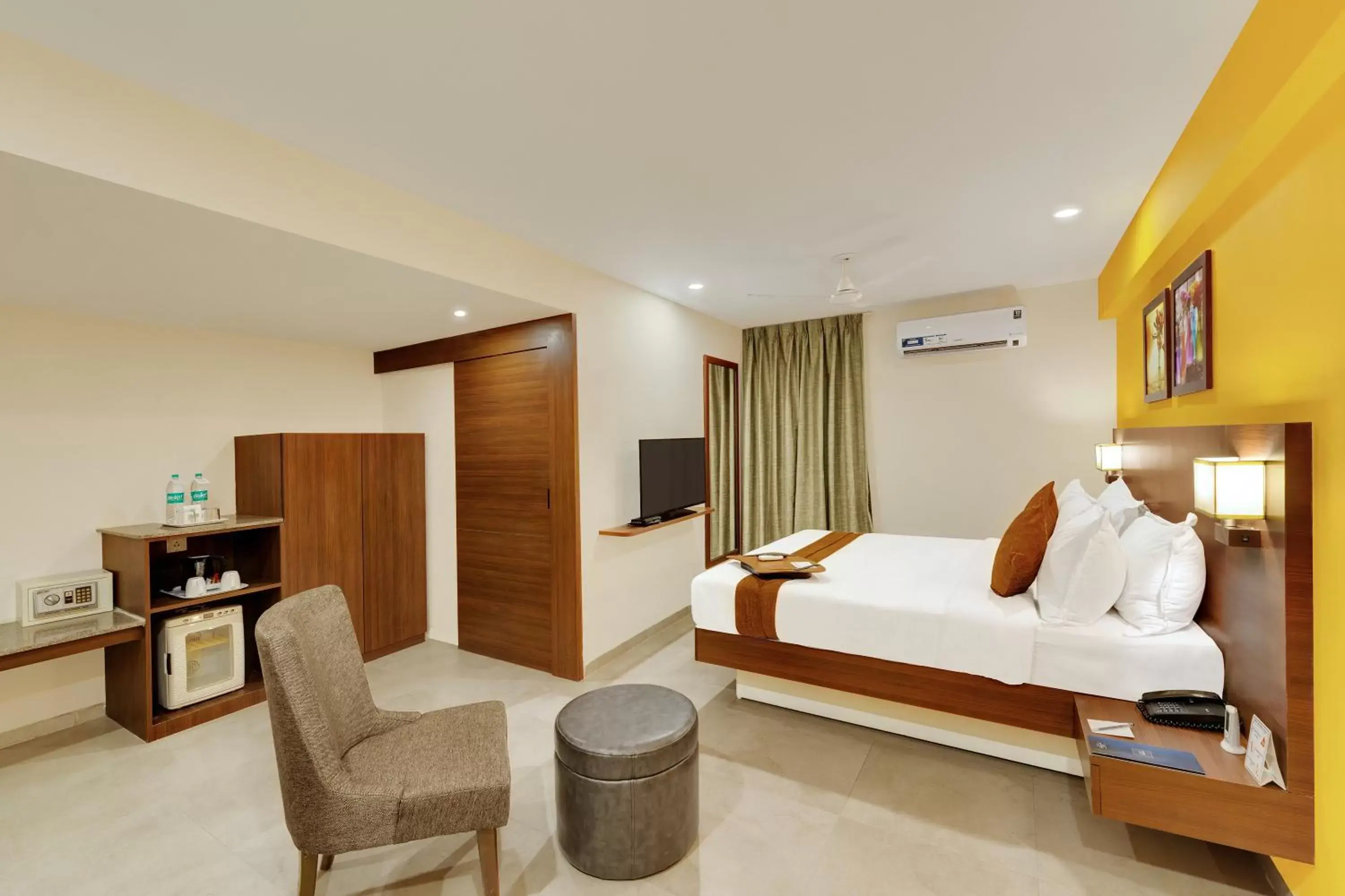 Bed in Best Western Alkapuri