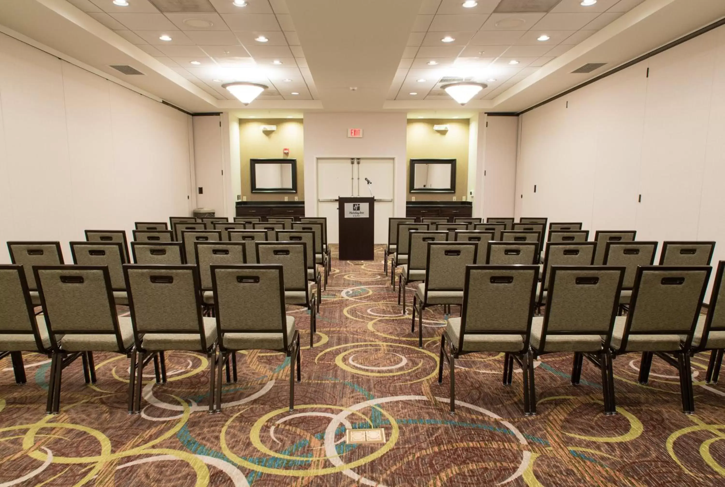 Meeting/conference room in Holiday Inn Hotel & Suites Bloomington Airport, an IHG Hotel