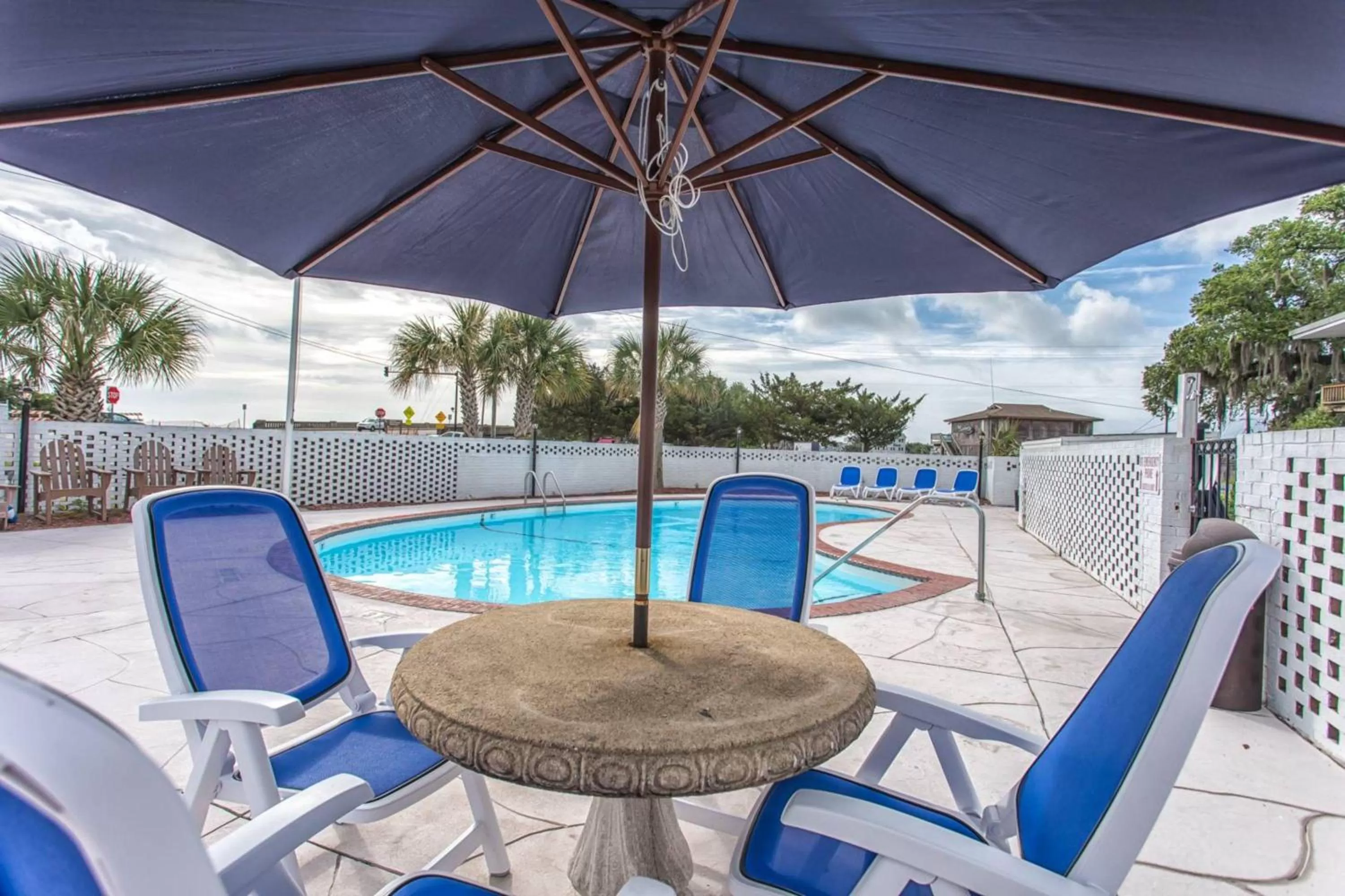 Pool view, Swimming Pool in The Waterway Pet Friendly by Carolina Retreats