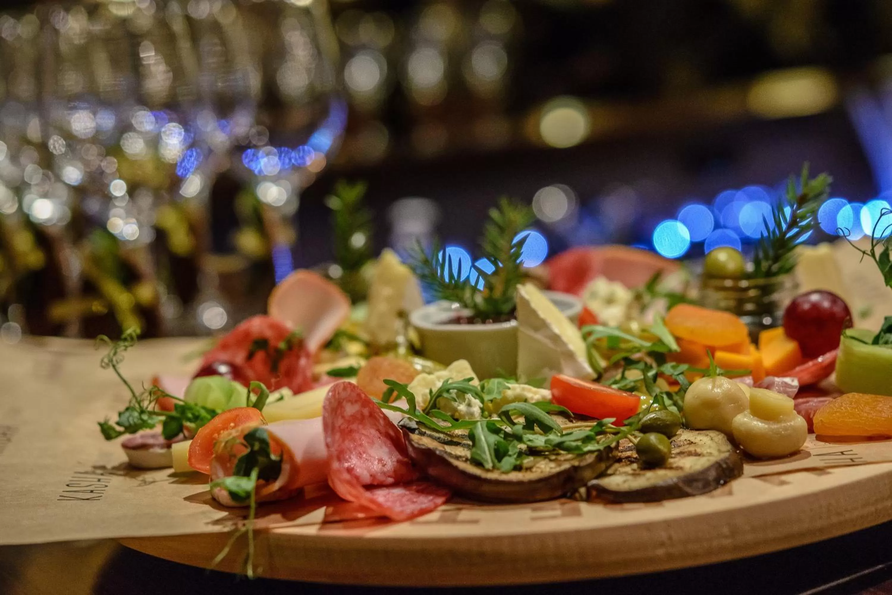 Restaurant/places to eat in Hotel Tigra