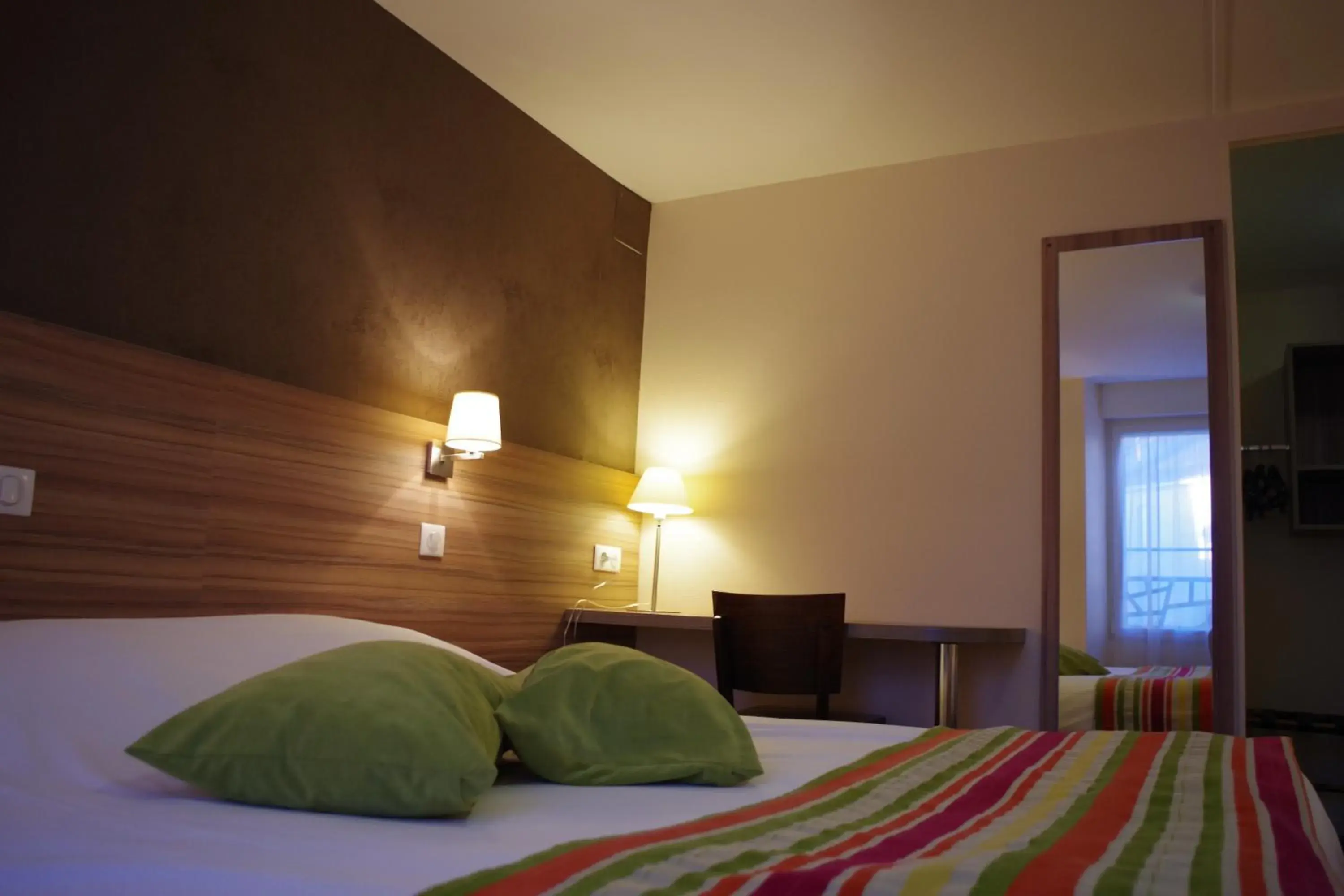 Bedroom, Bed in Logis Hotel Le Chêne Vert