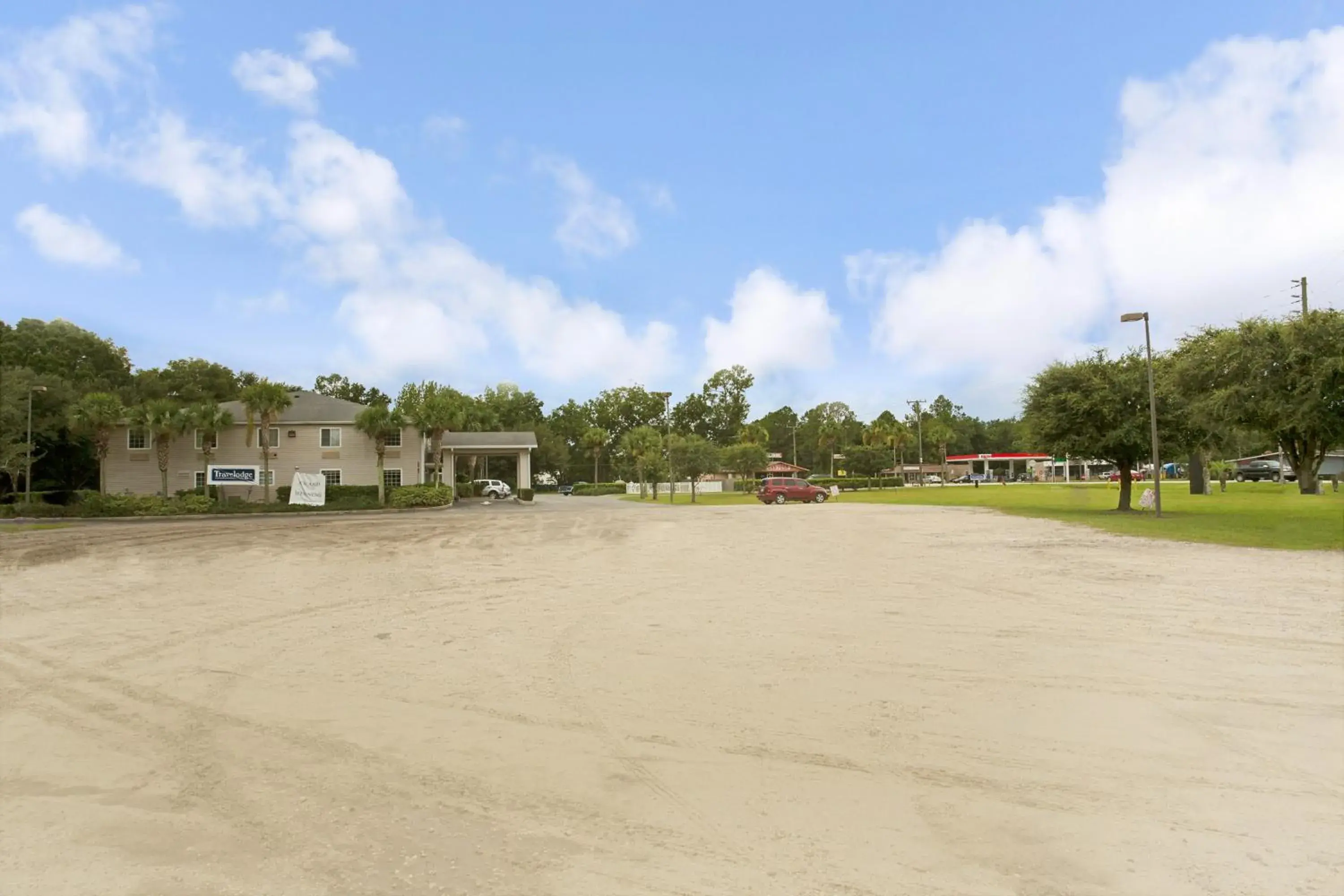 Property building in Travelodge Suites by Wyndham MacClenny I-10 Property building in Travelodge Suites by Wyndham MacClenny I-10