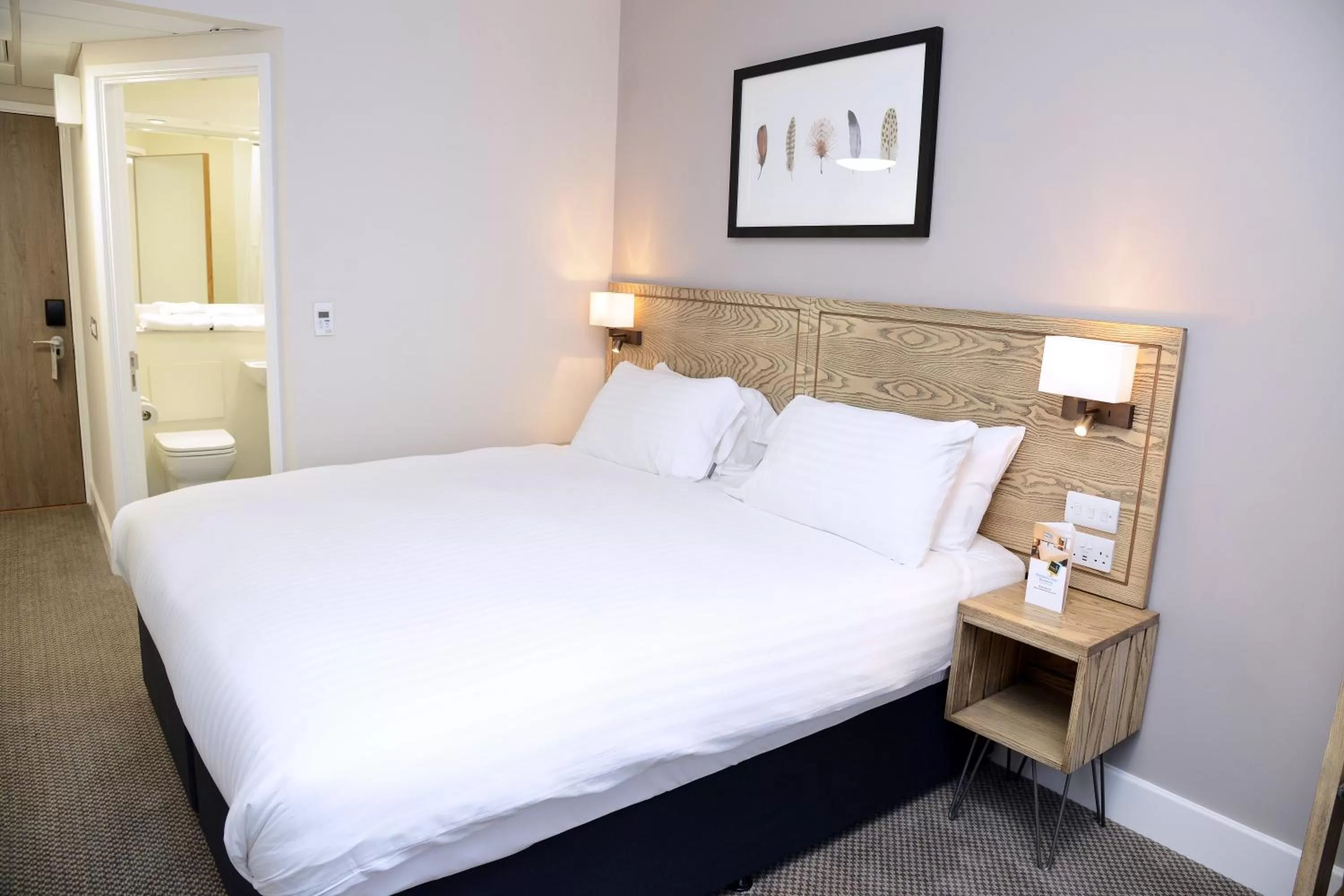 Photo of the whole room, Bed in Gamston Lock, Nottingham by Marston's Inns