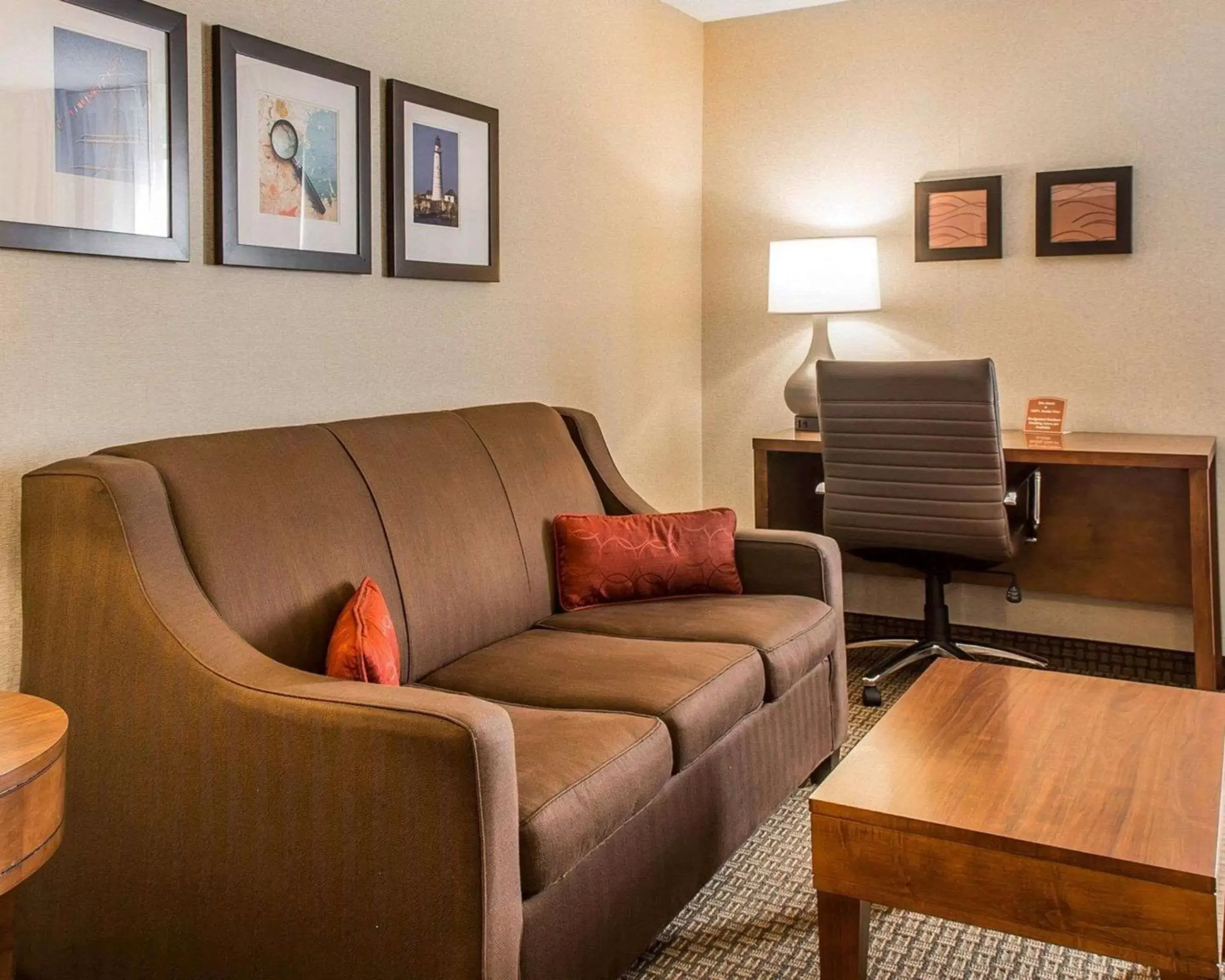 Photo of the whole room, Seating Area in Comfort Inn Boston