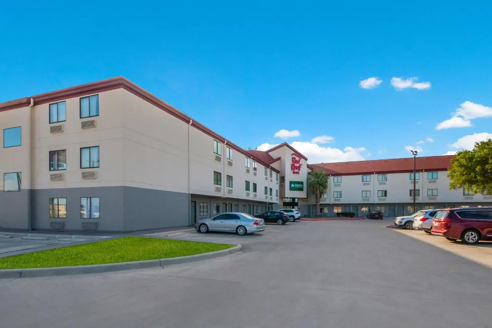 Property Building in Red Roof Inn San Antonio - Seaworld Northwest