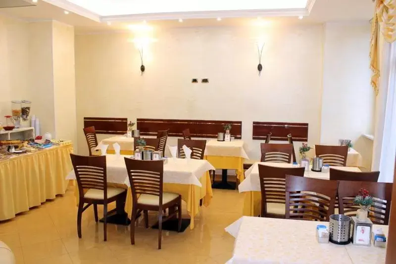 Restaurant/Places to Eat in Hotel La Noce