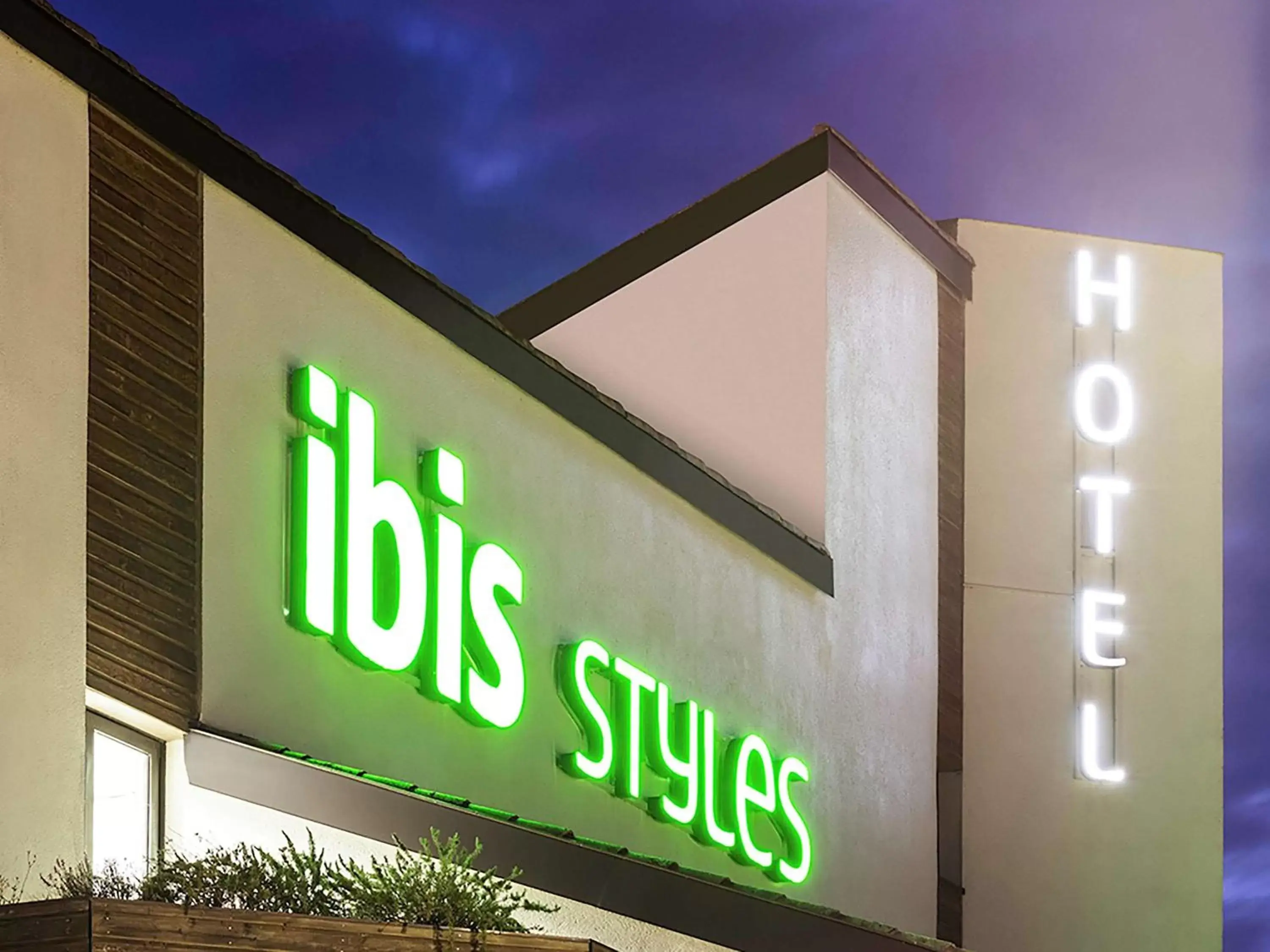 Property building, Property Logo/Sign in ibis Styles Niort Poitou Charentes