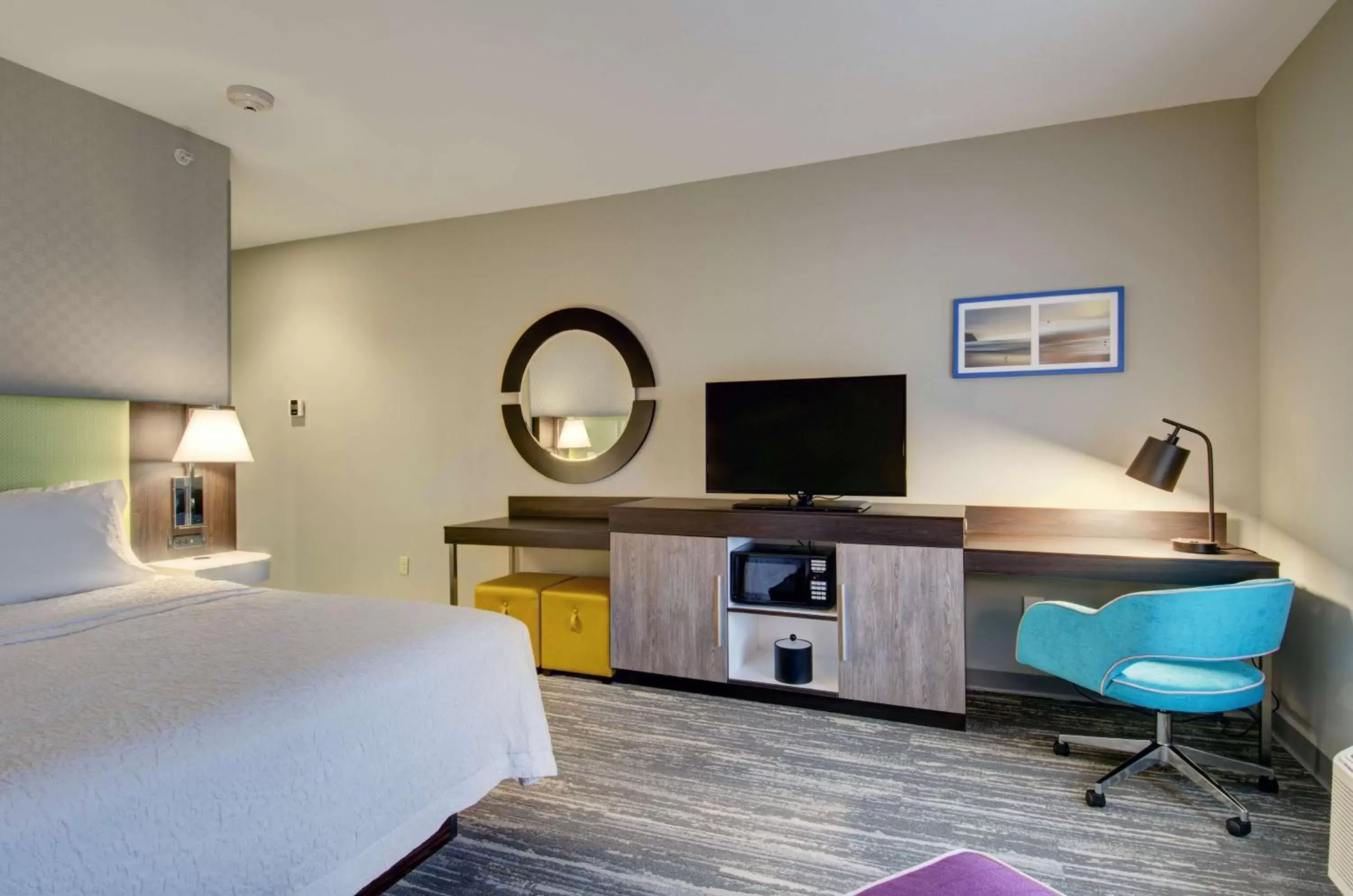 Bedroom, TV/Entertainment Center in Hampton Inn & Suites Boston/Stoughton, Ma