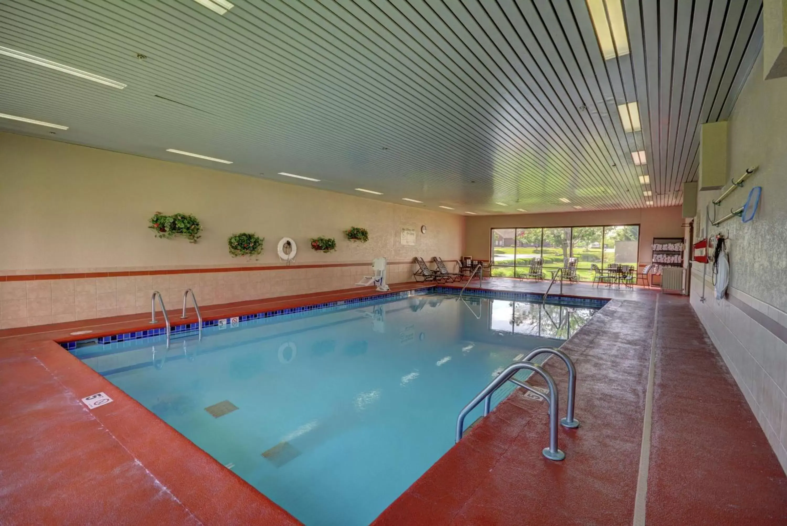 Pool view, Swimming Pool in Hampton Inn Indianapolis-South