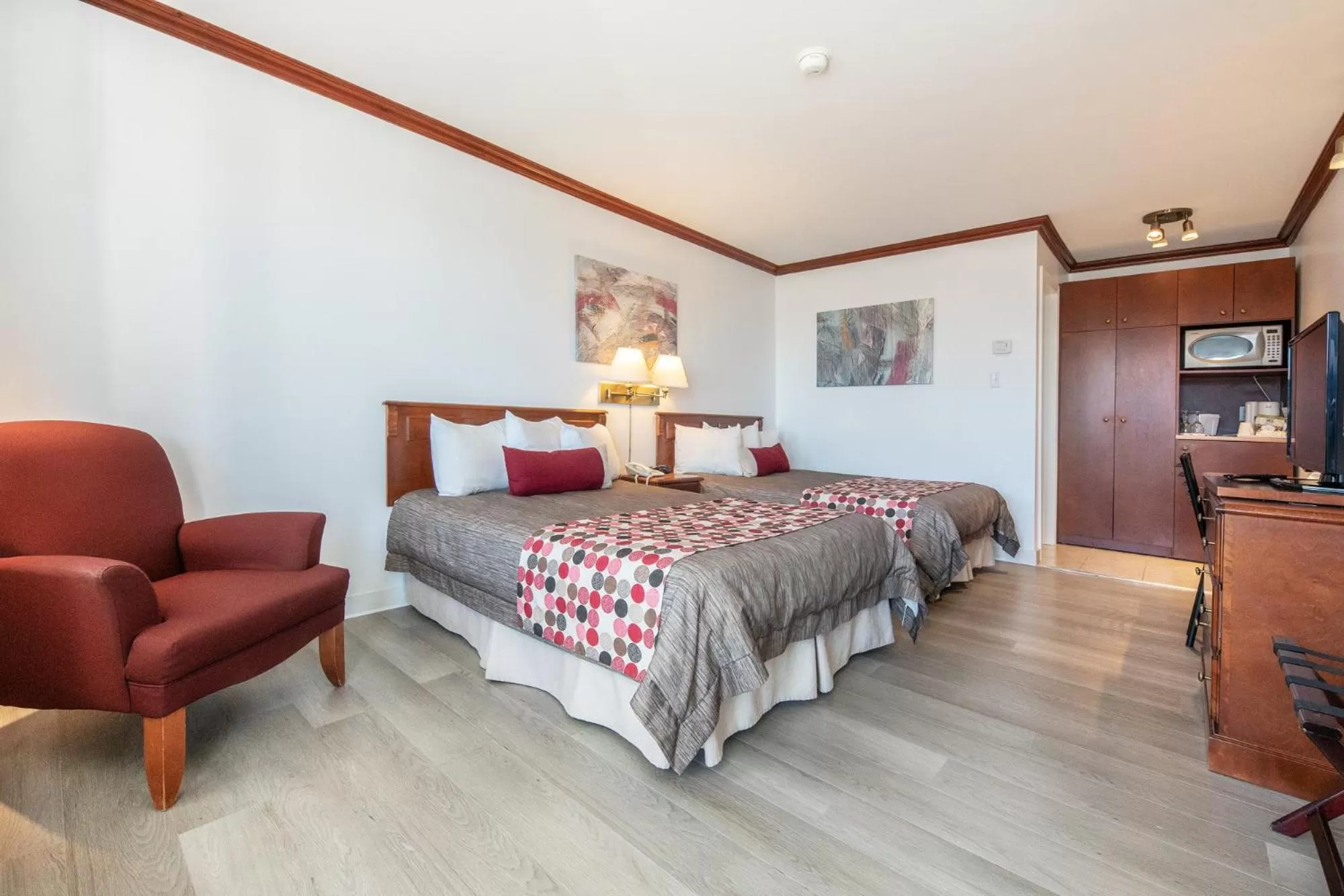 Deluxe Double Room with Two Double Beds in Hotel Plante