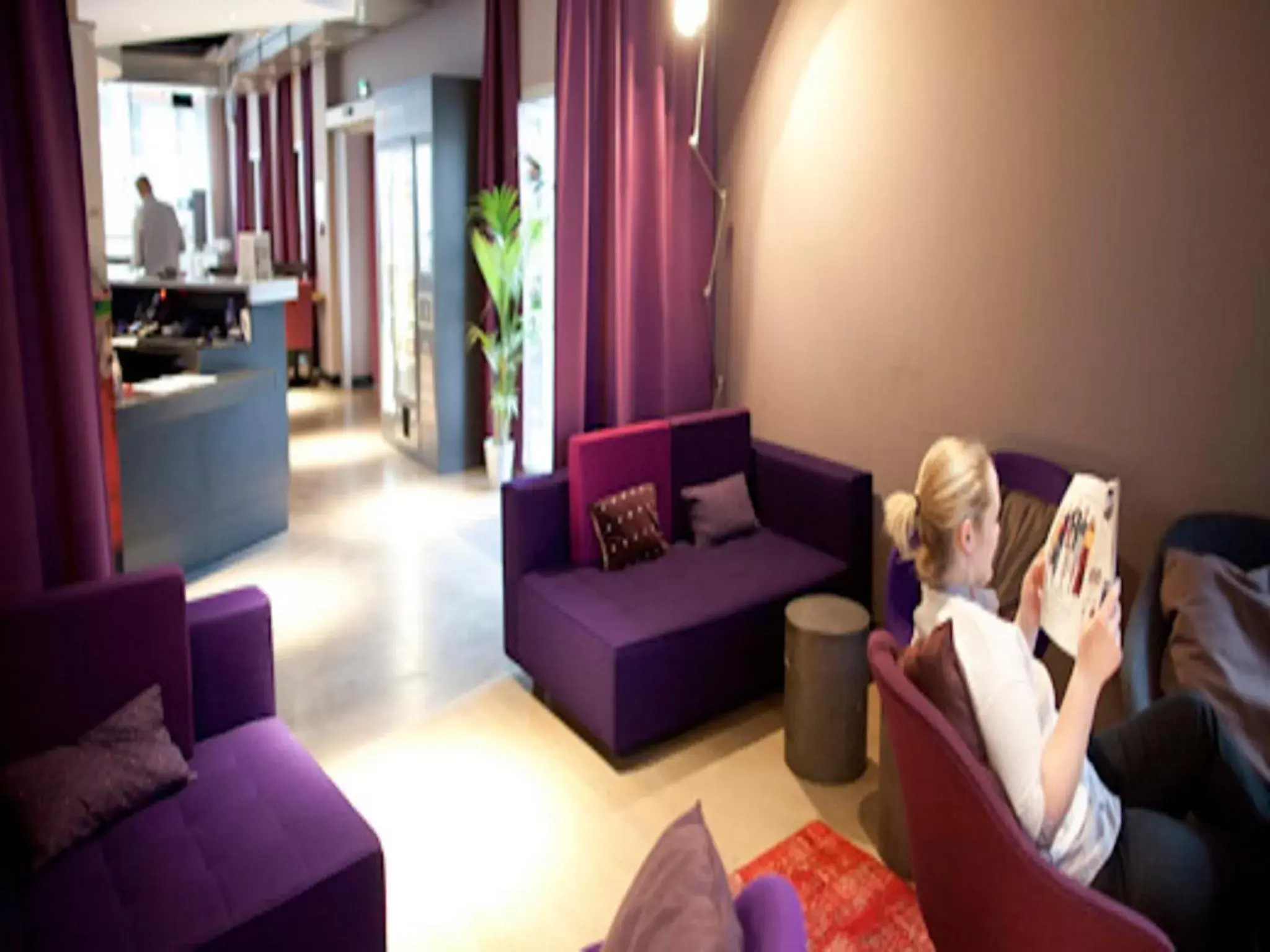 Lounge or bar, Seating Area in Campanile Clermont Ferrand Centre