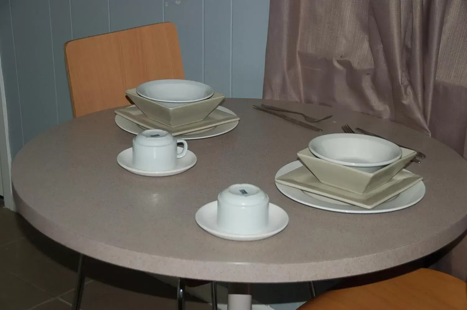 Coffee/tea facilities in Calder Motel