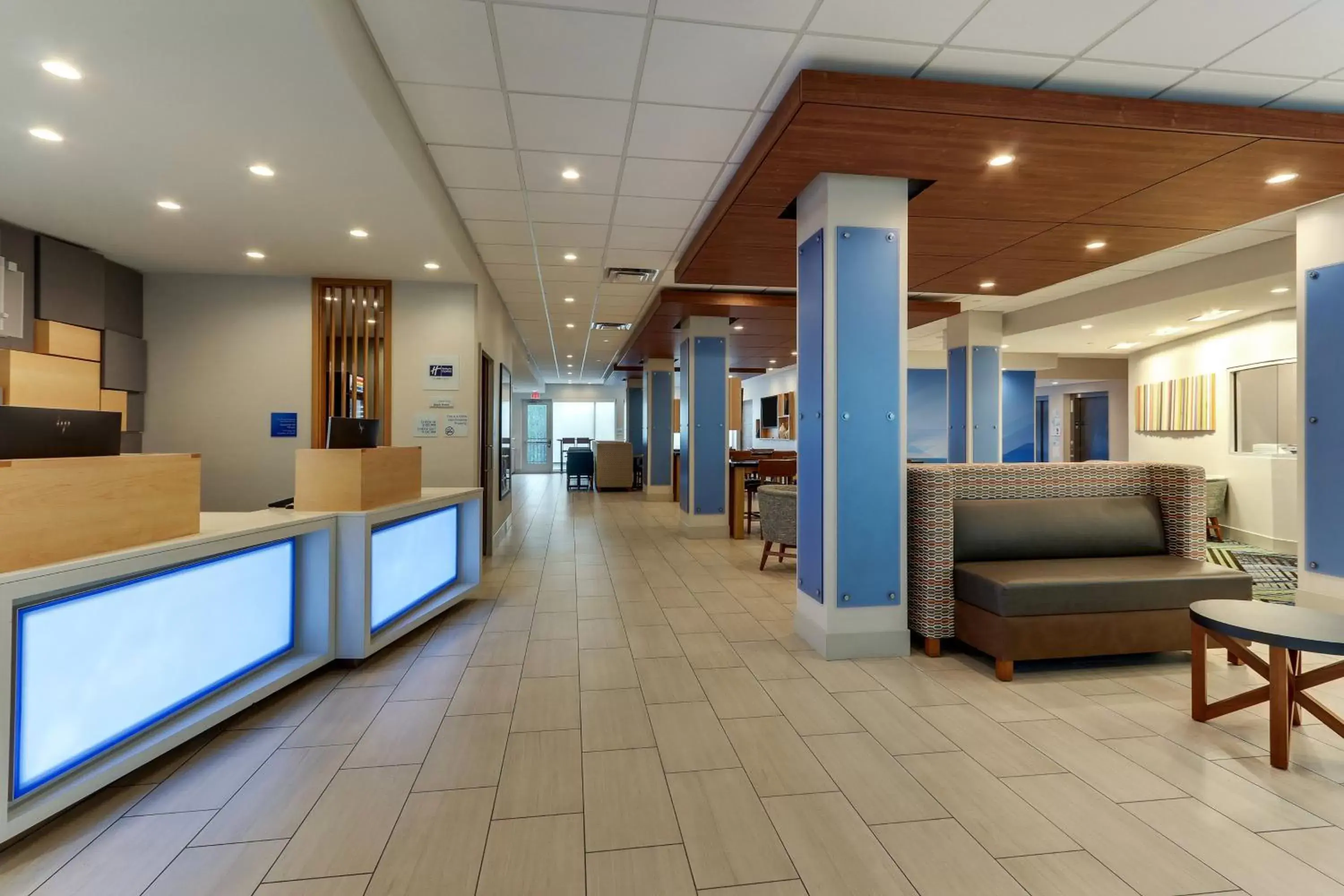 Property building, Lobby/Reception in Holiday Inn Express & Suites - Saugerties - Hudson Valley, an IHG Hotel