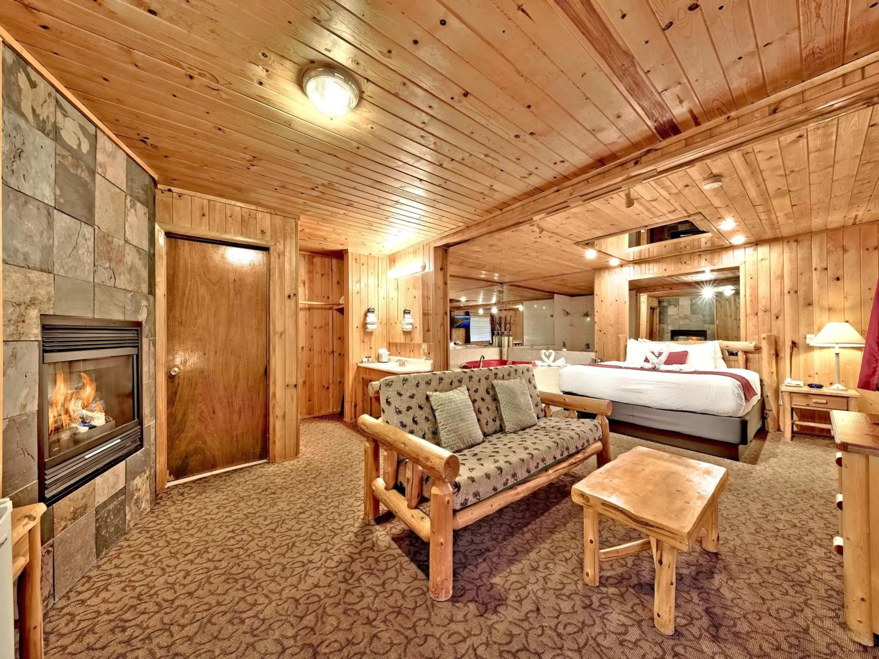 Photo of the whole room in Secrets Inn Lake Tahoe