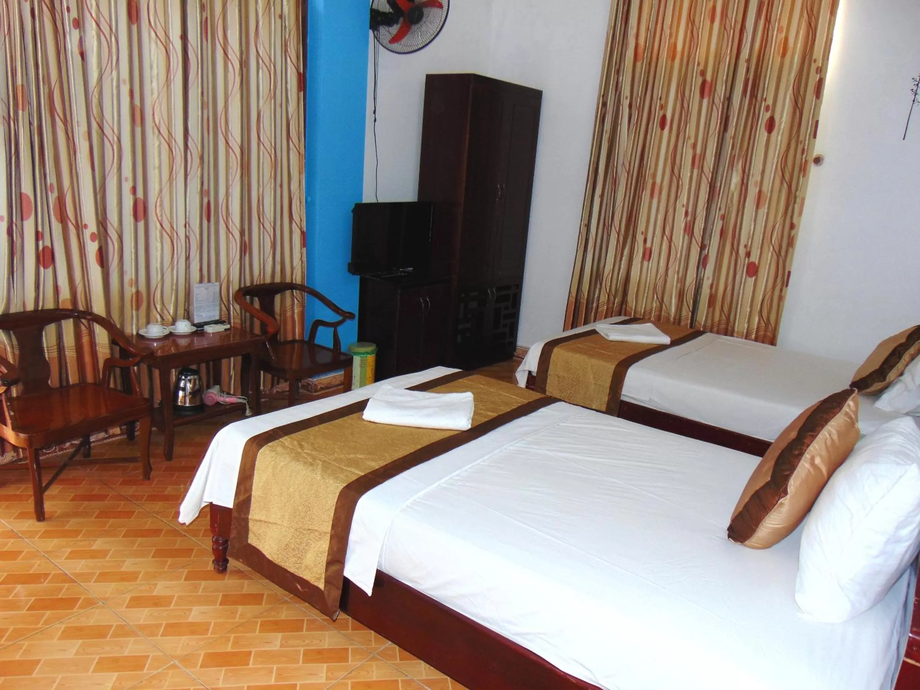 Photo of the whole room, Bed in Alex Ha Long Hotel
