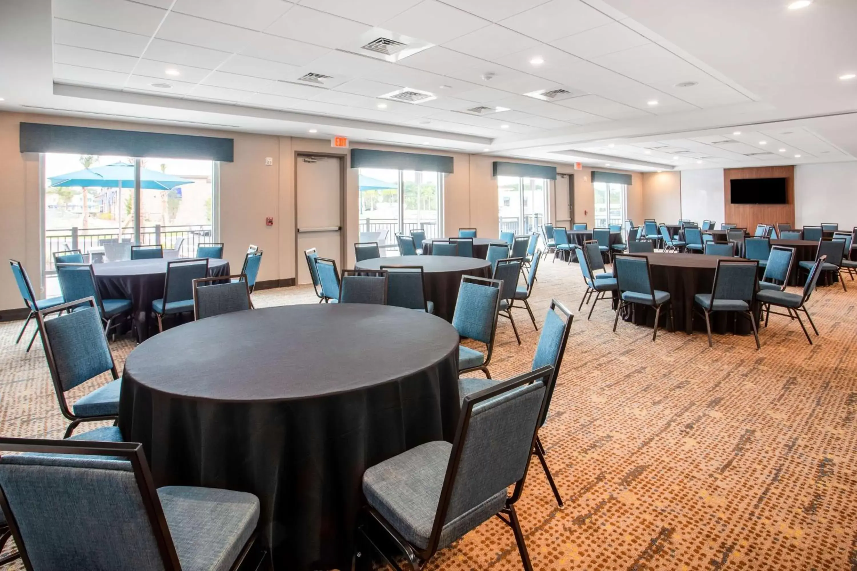 Meeting/conference room, Restaurant/Places to Eat in Hampton Inn & Suites North Port, Fl
