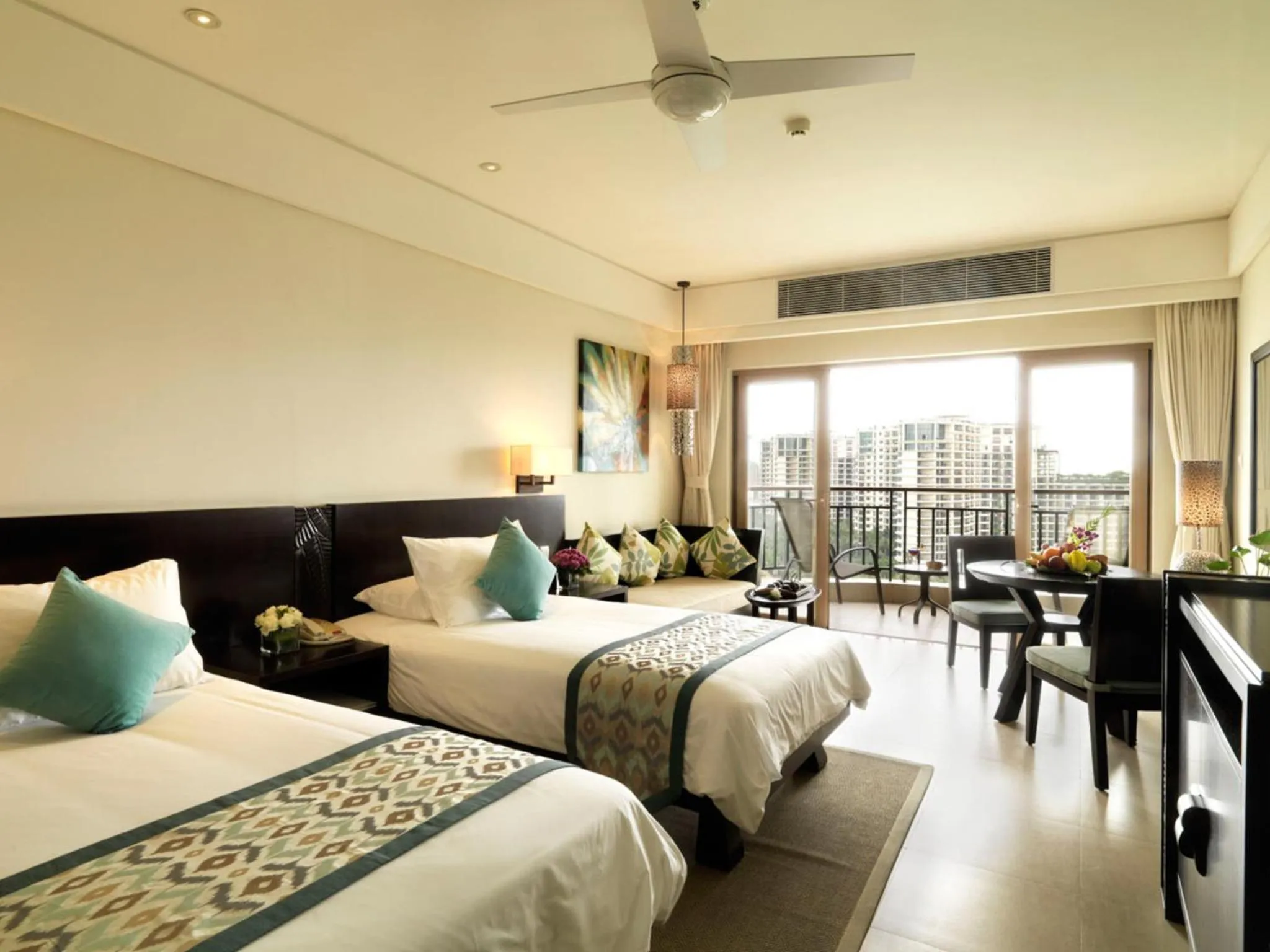 Photo of the whole room, Bed in Howard Johnson Resort Sanya Bay