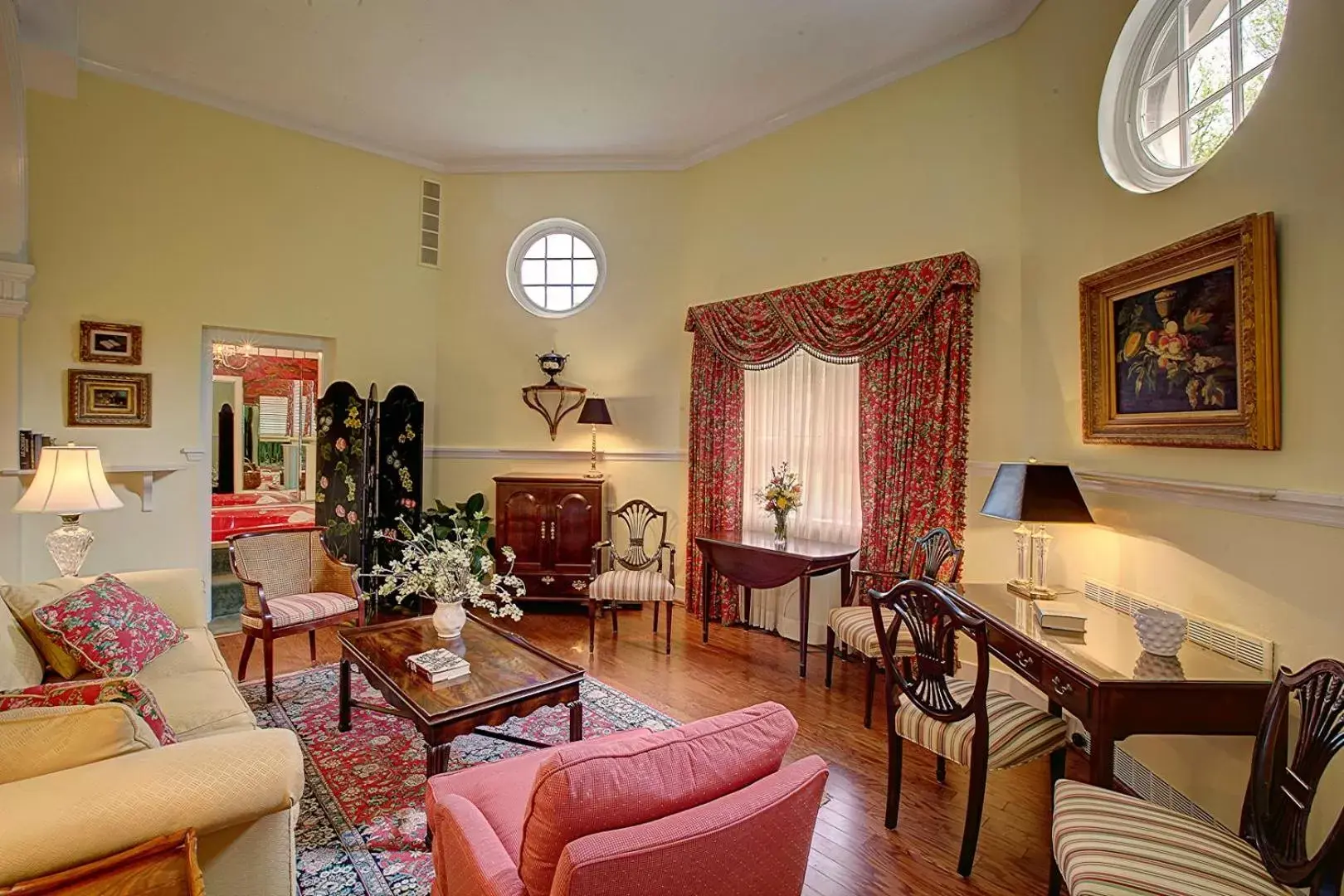 Living room, Seating Area in Geneva On The Lake Boutique Resort Hotel