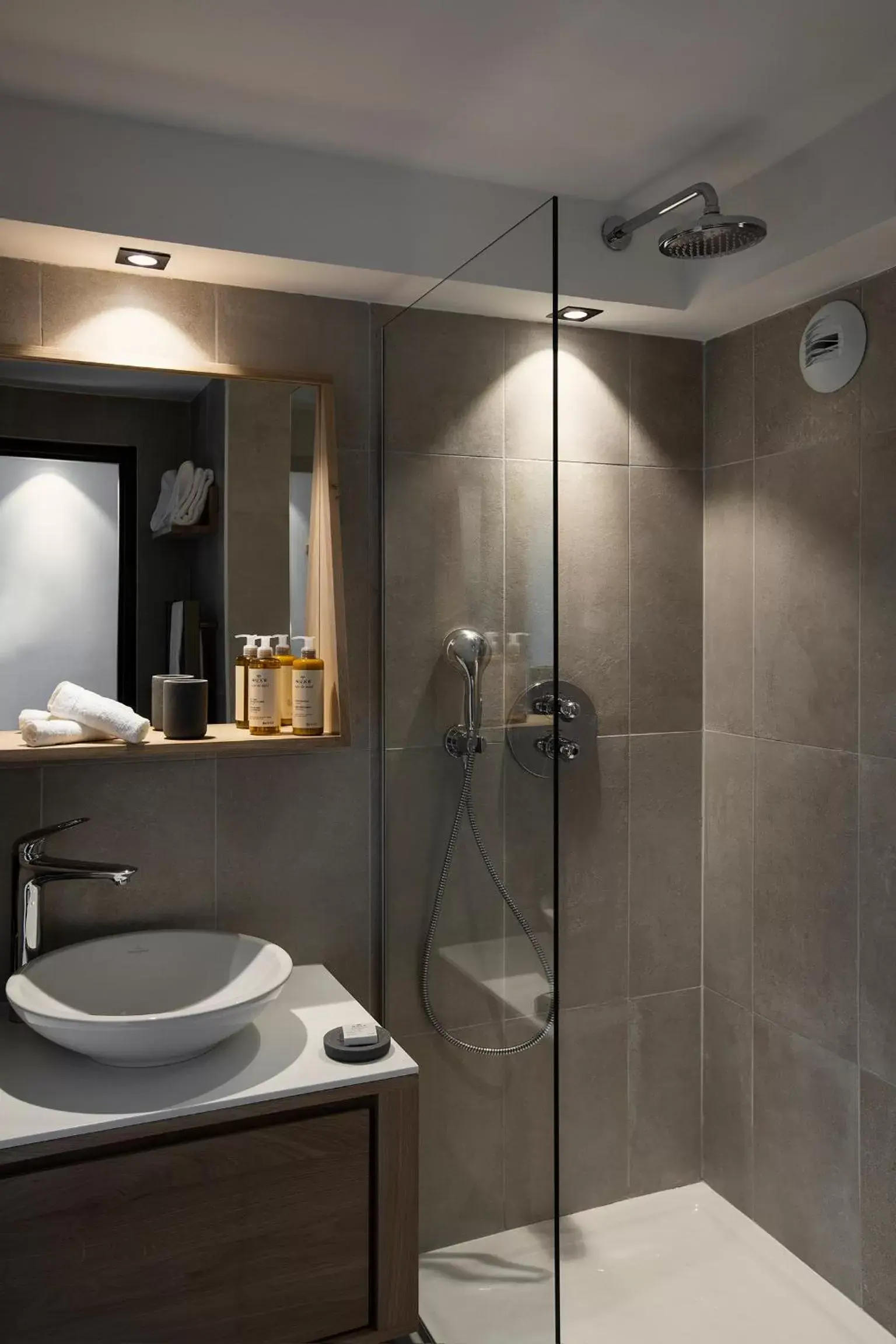 Shower, Bathroom in Grand Hôtel & Spa NUXE Serre Chevalier