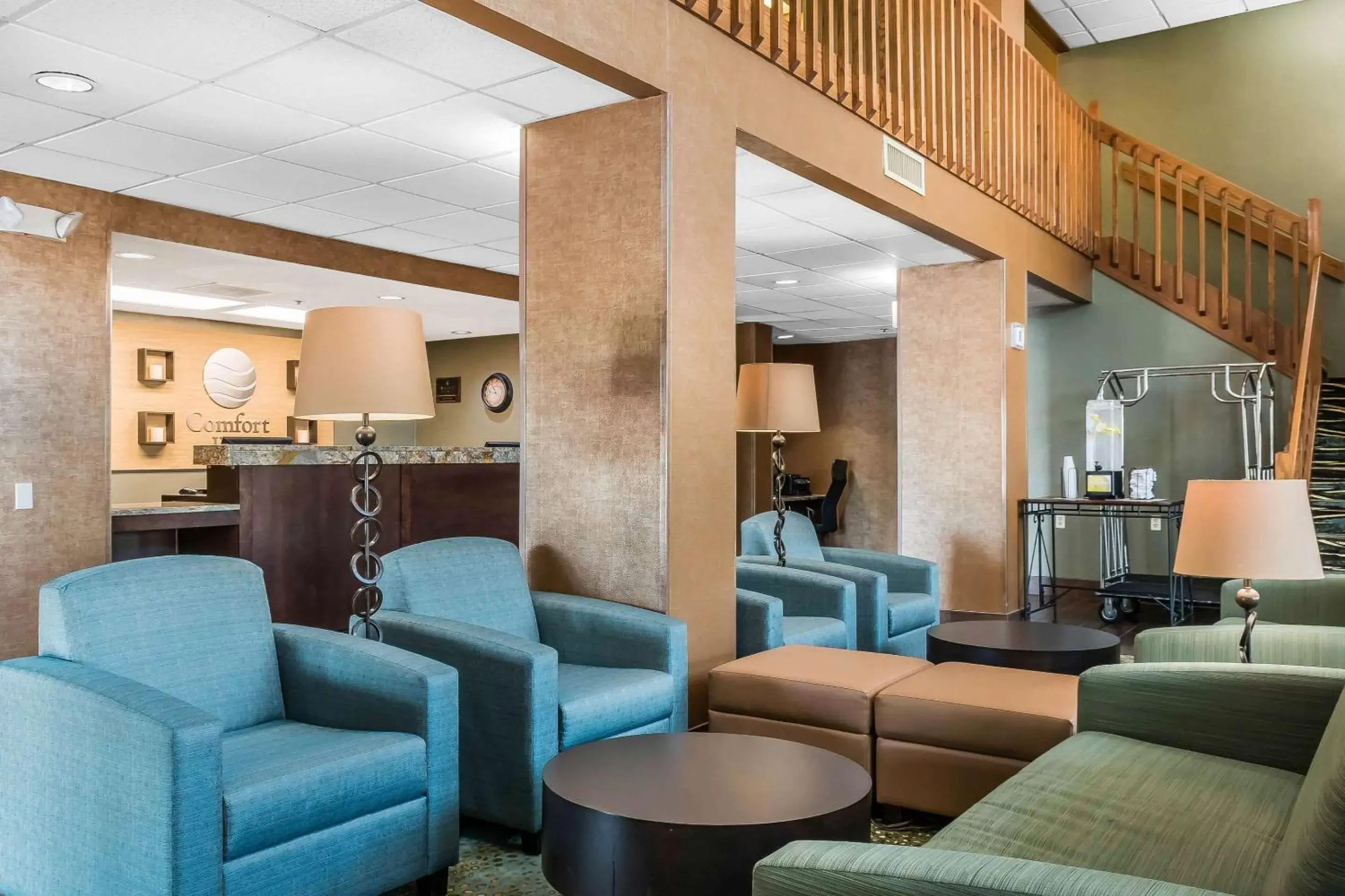 Lobby or reception, Lounge/Bar in Comfort Inn Pine Grove