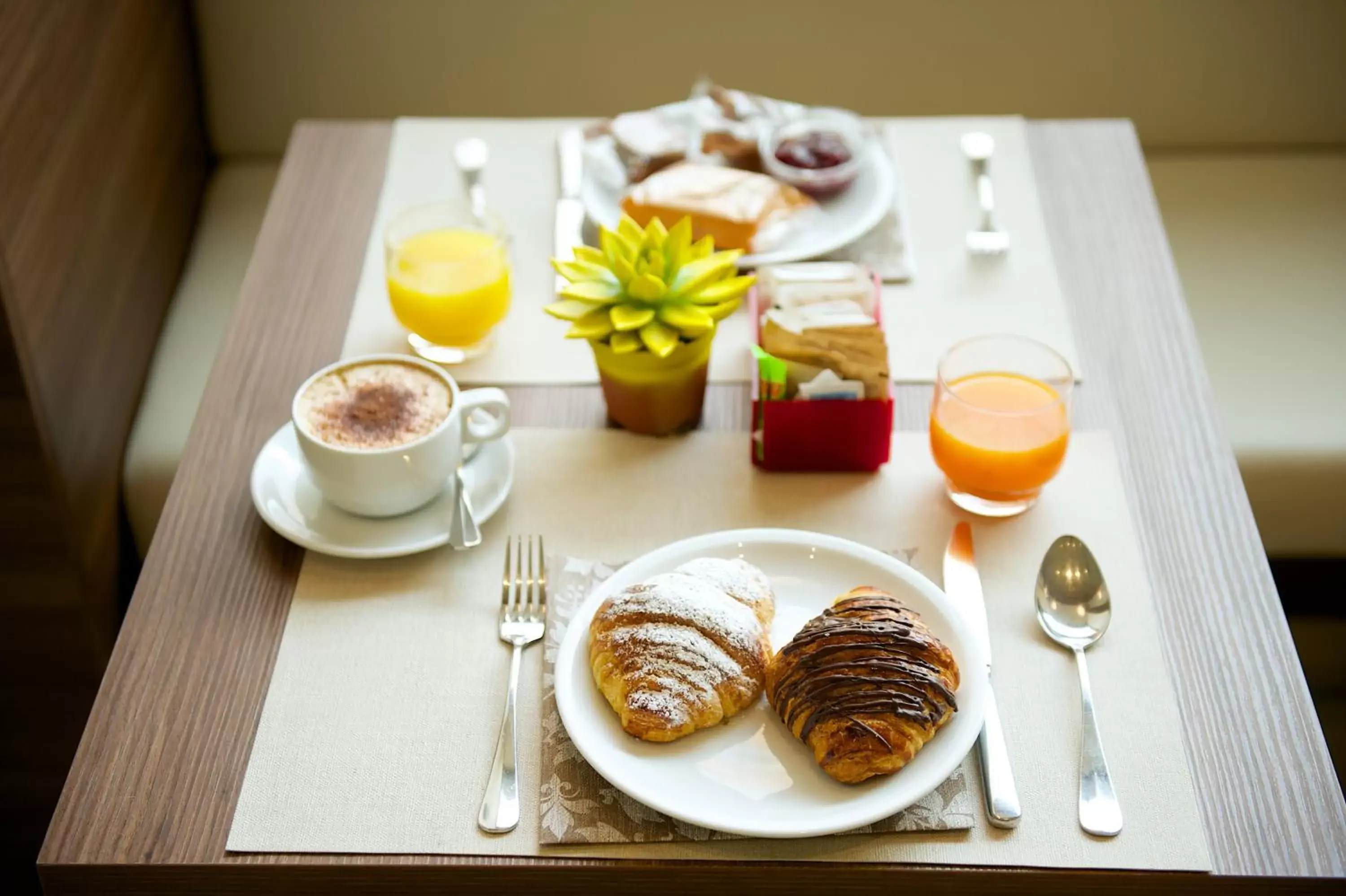 Breakfast in Best Western Hotel Luxor