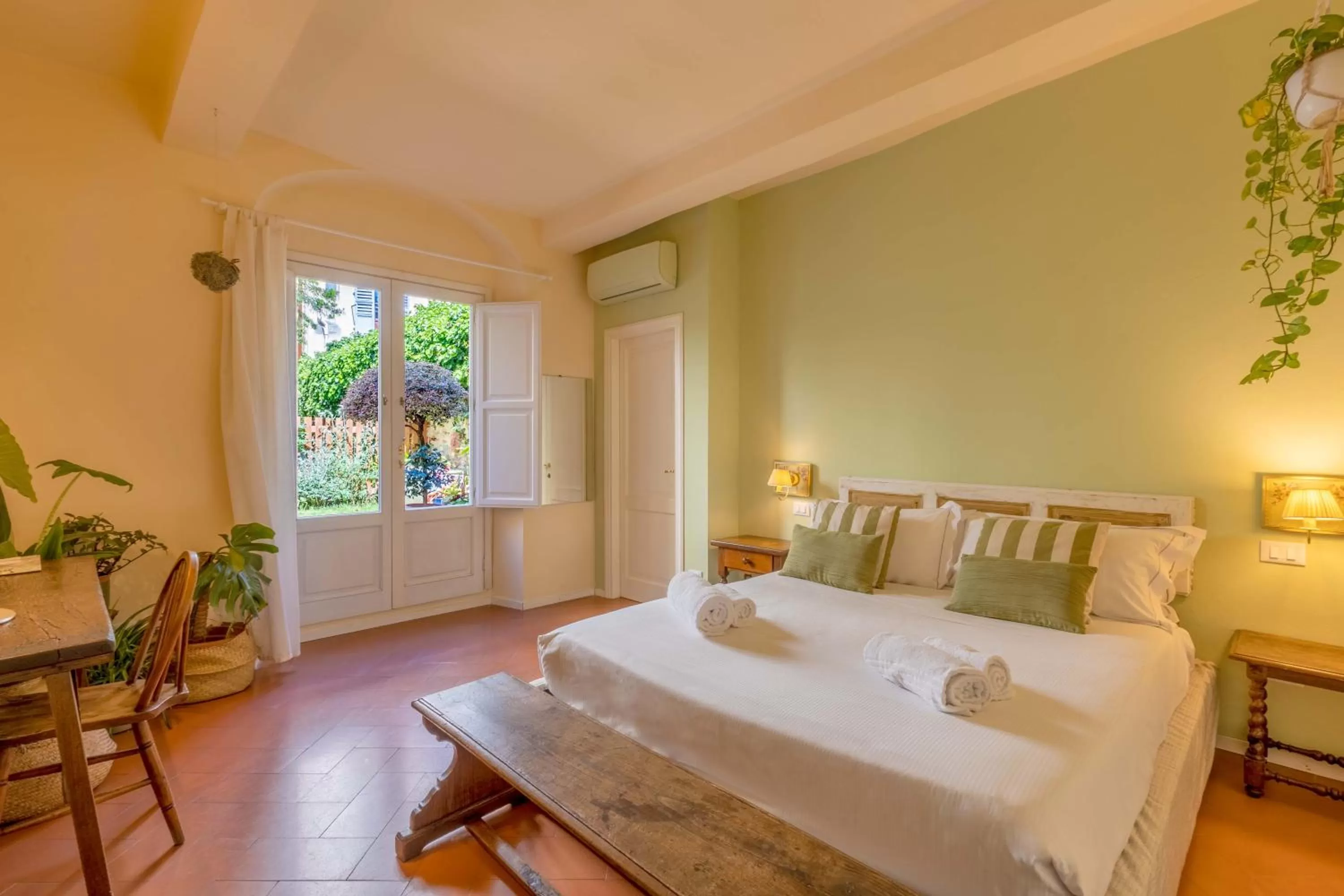 Bedroom, Bed in Secret Garden Firenze B&B