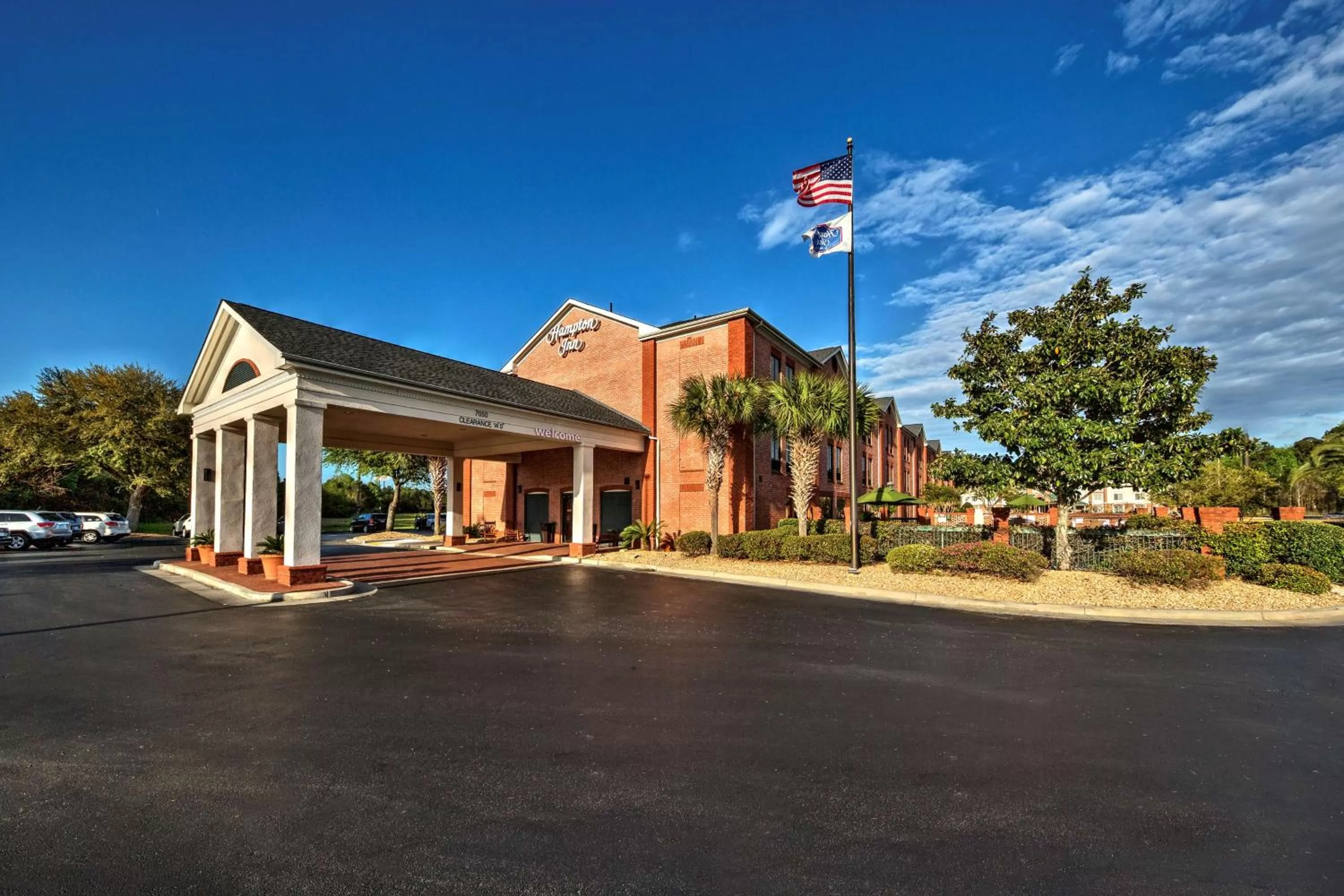 Property building in Hampton Inn Savannah-I-95-North