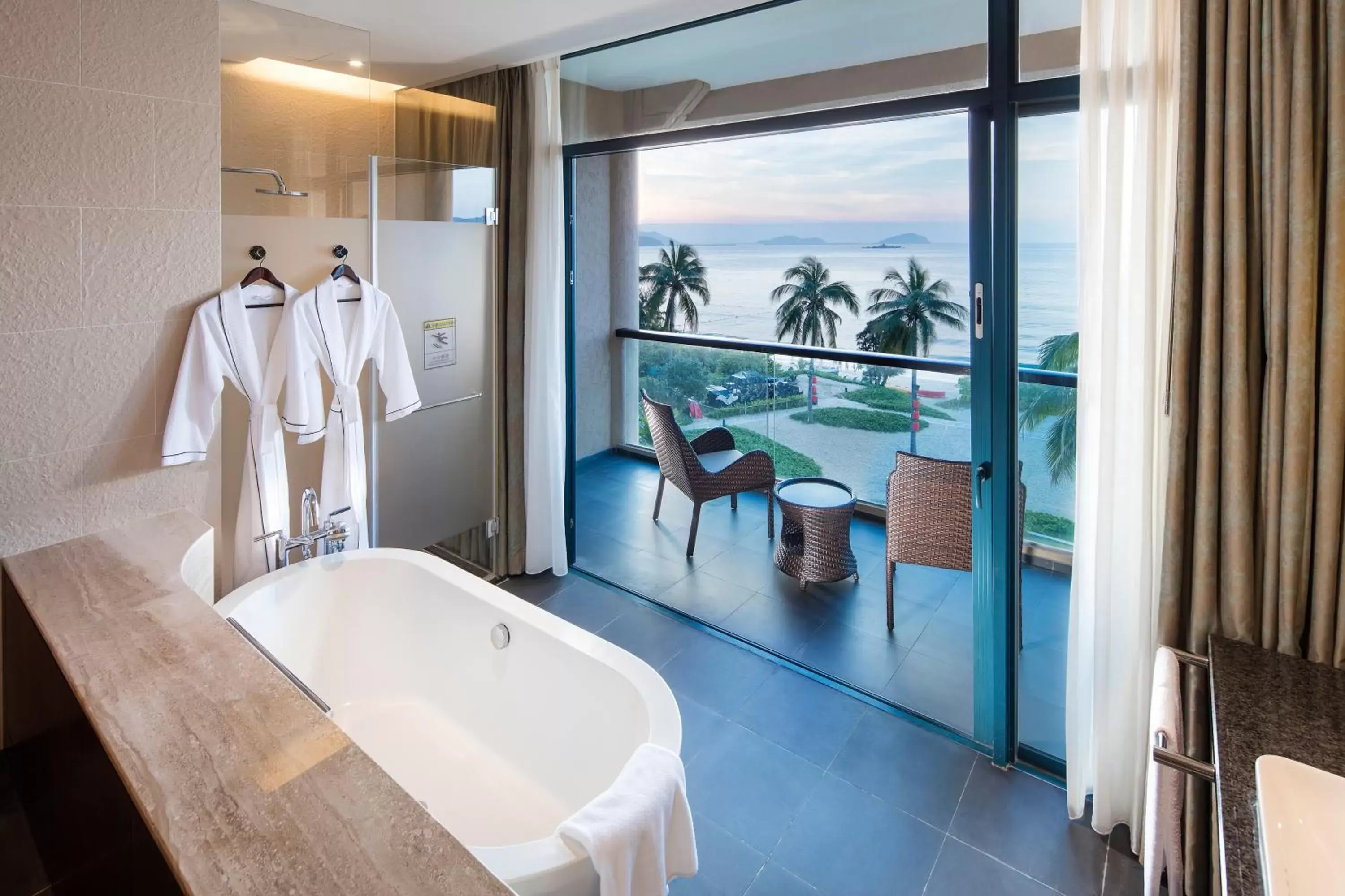 Balcony/Terrace, Bathroom in Hilton Sanya Yalong Bay Resort & Spa