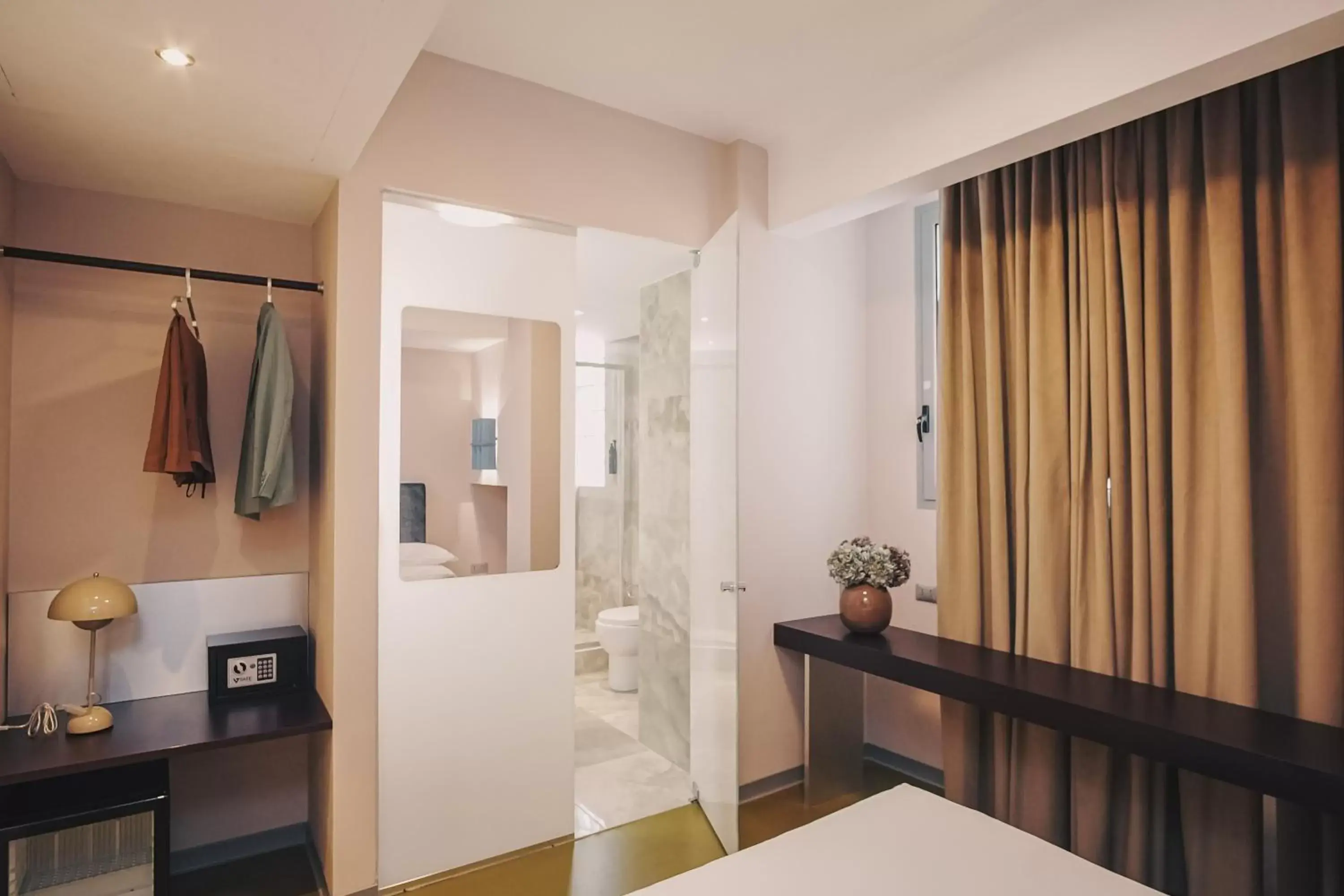 Photo of the whole room, Bathroom in Moderno Hotel Roma