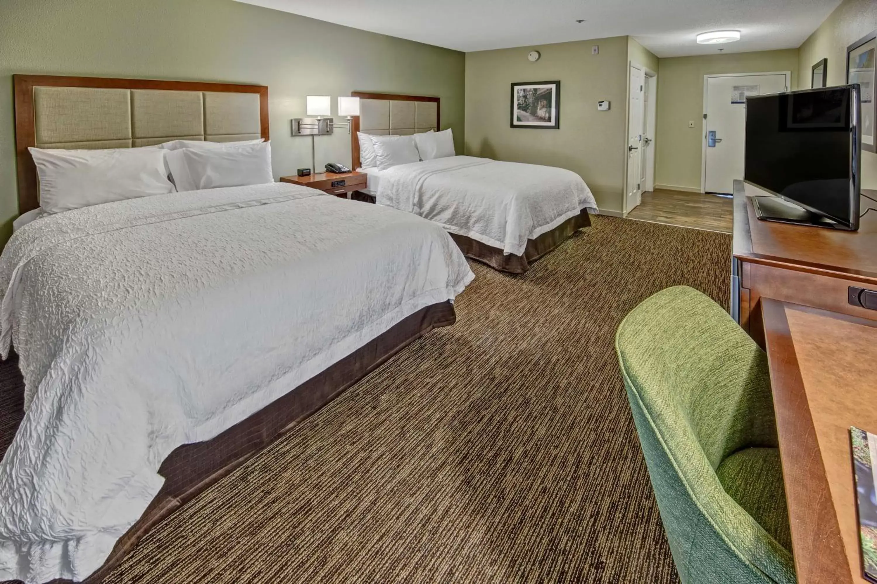 Bedroom, Bed in Hampton Inn Savannah-I-95-North