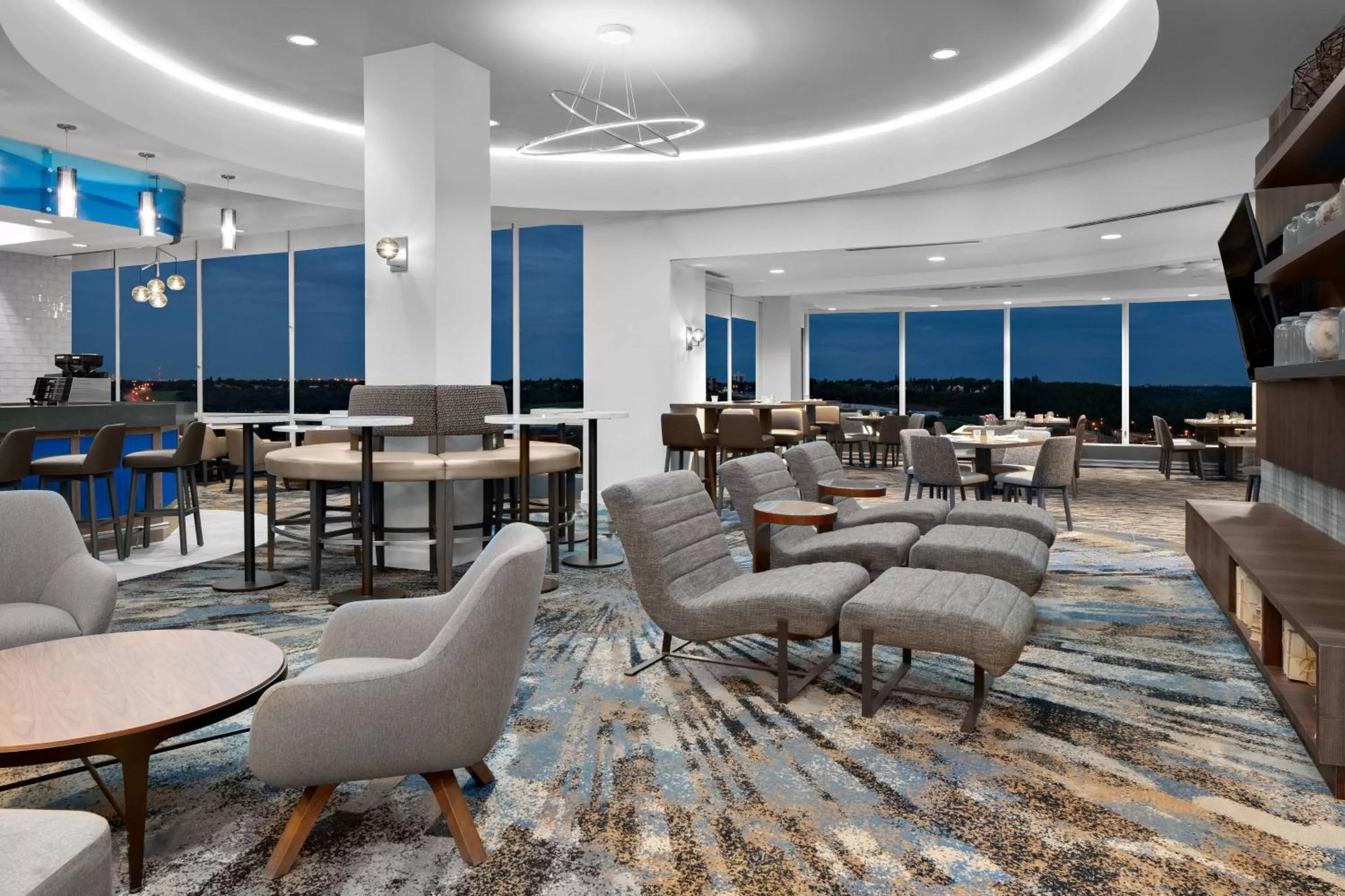 Courtyard by Marriott Edmonton Downtown