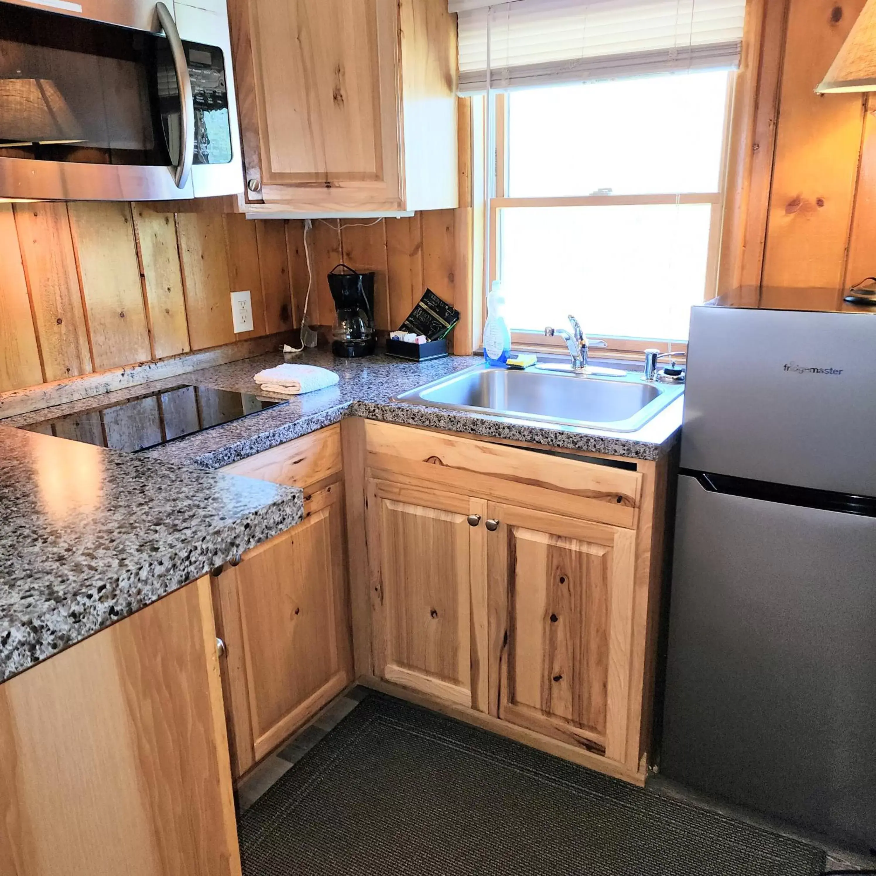 Kitchen or kitchenette, Kitchen/Kitchenette in Canyon Motel