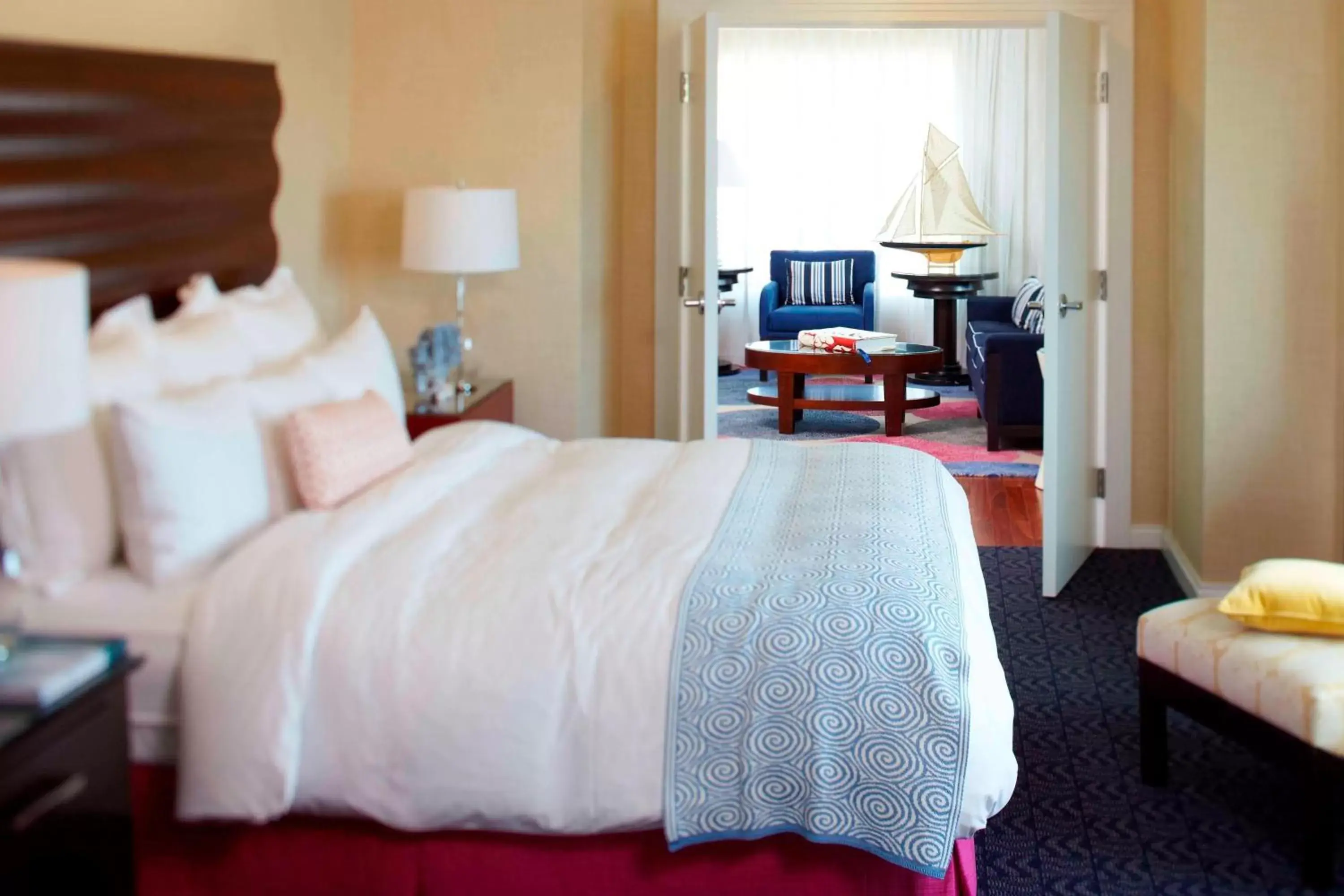 Bedroom, Bed in Renaissance Boston Waterfront Hotel