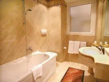 Bathroom in Hotel Valle