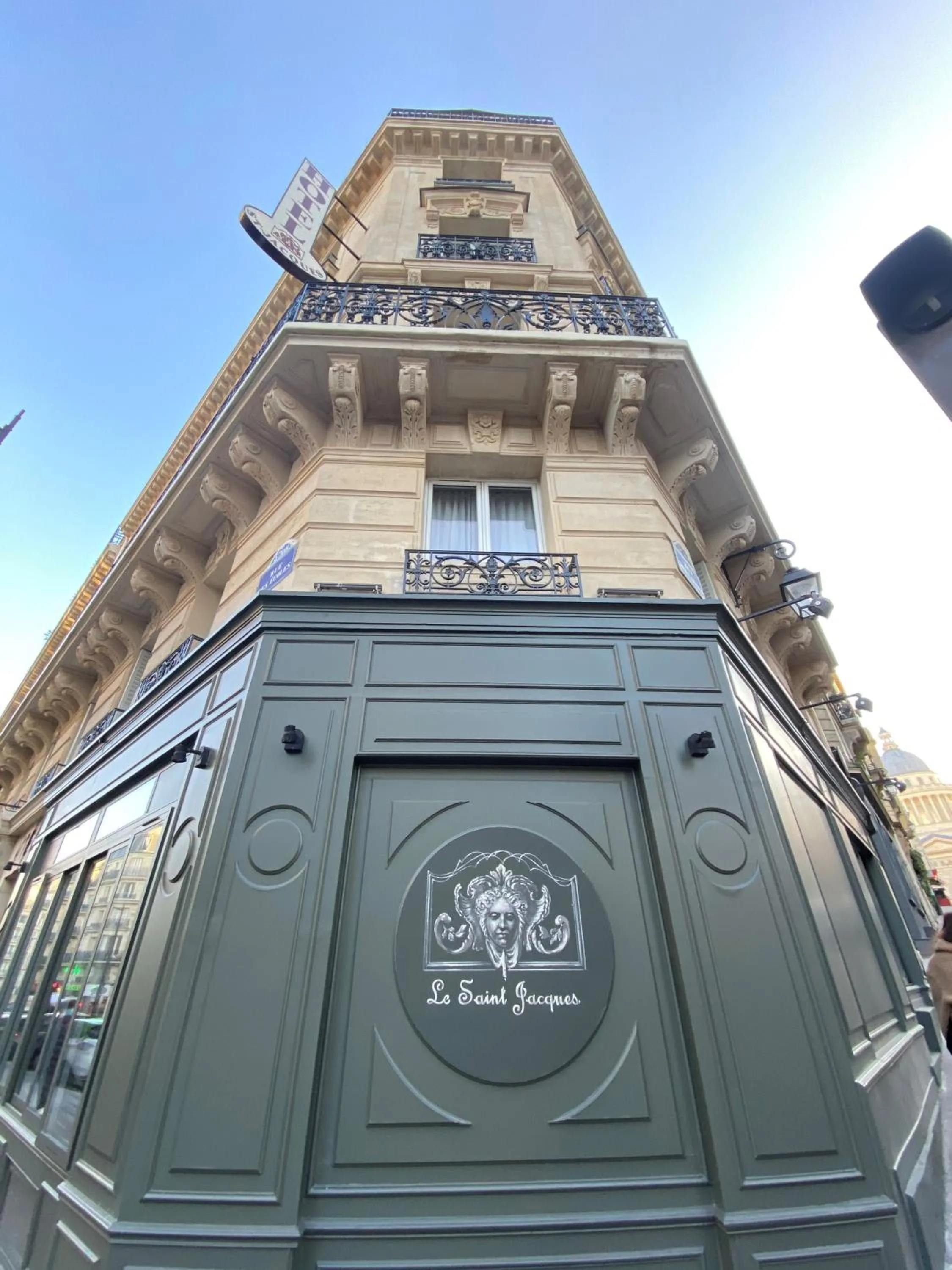 Property building in Hotel & Spa Saint-Jacques