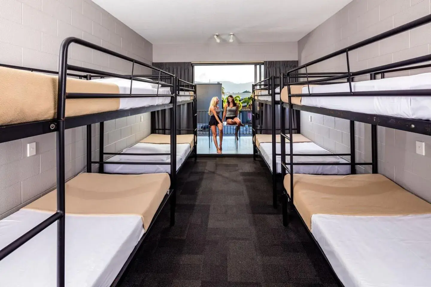 Bed, Bunk Bed in Gilligan's Backpacker Hotel & Resort Cairns