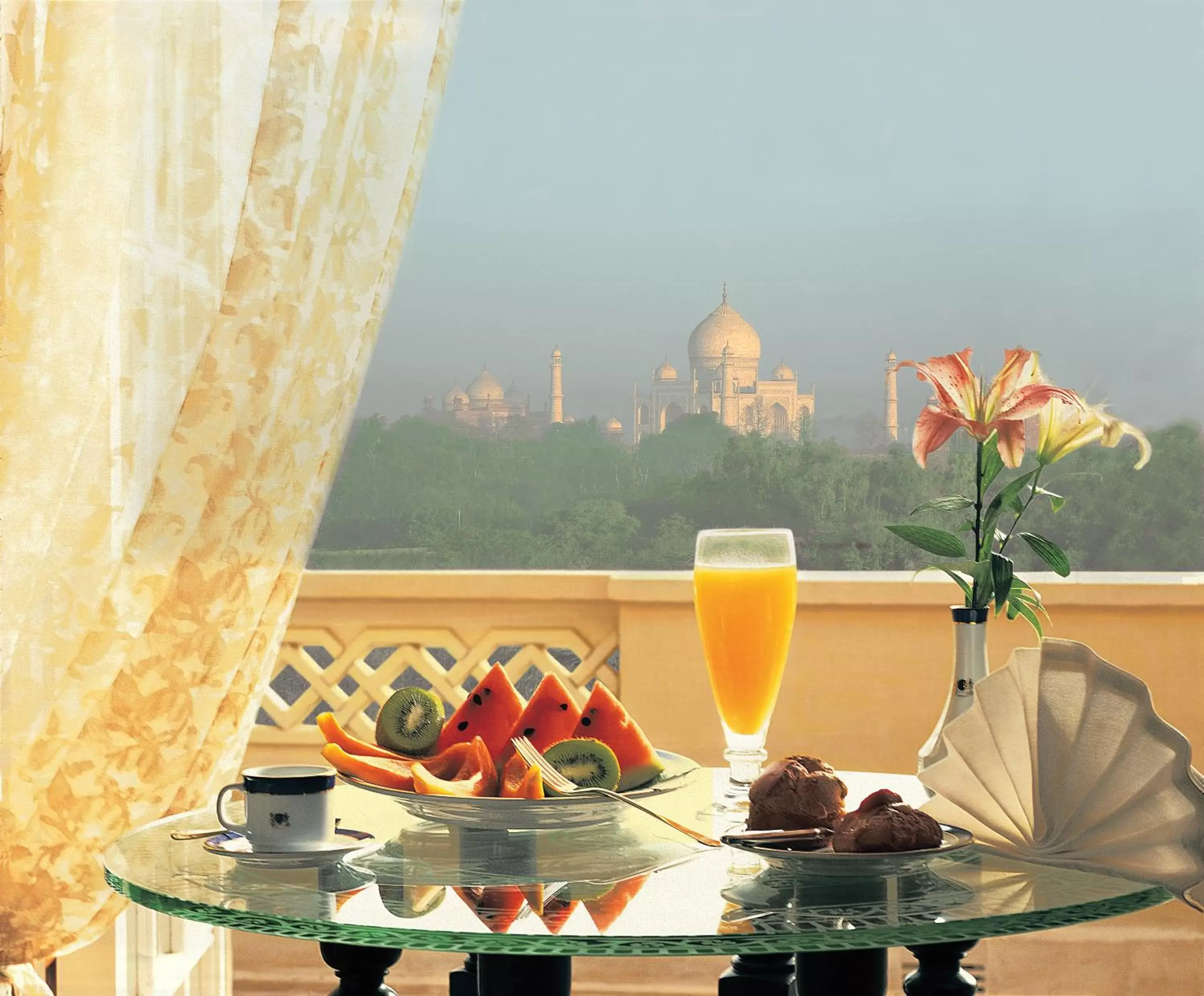 Balcony/Terrace in The Oberoi Amarvilas Agra