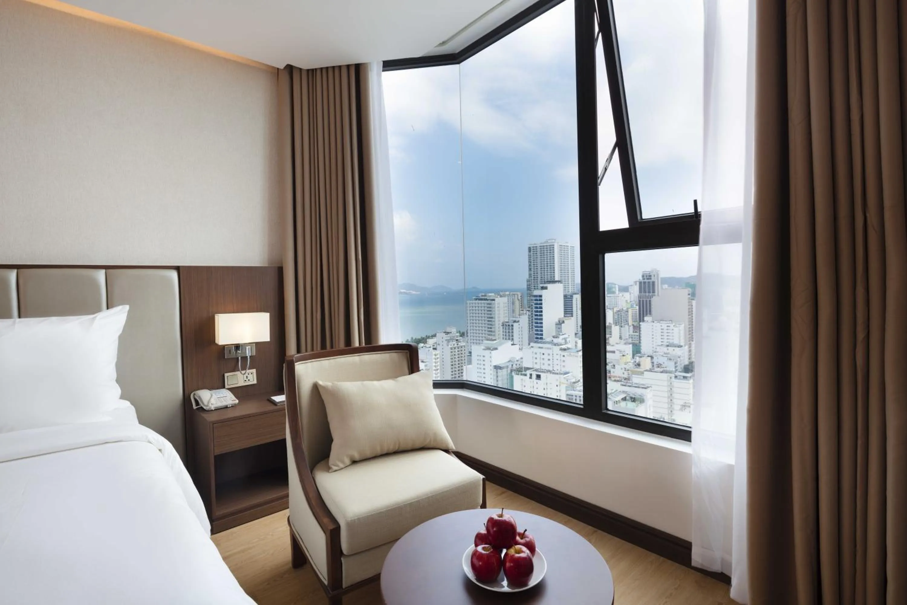 View (from property/room), Bed in Regalia Gold Hotel