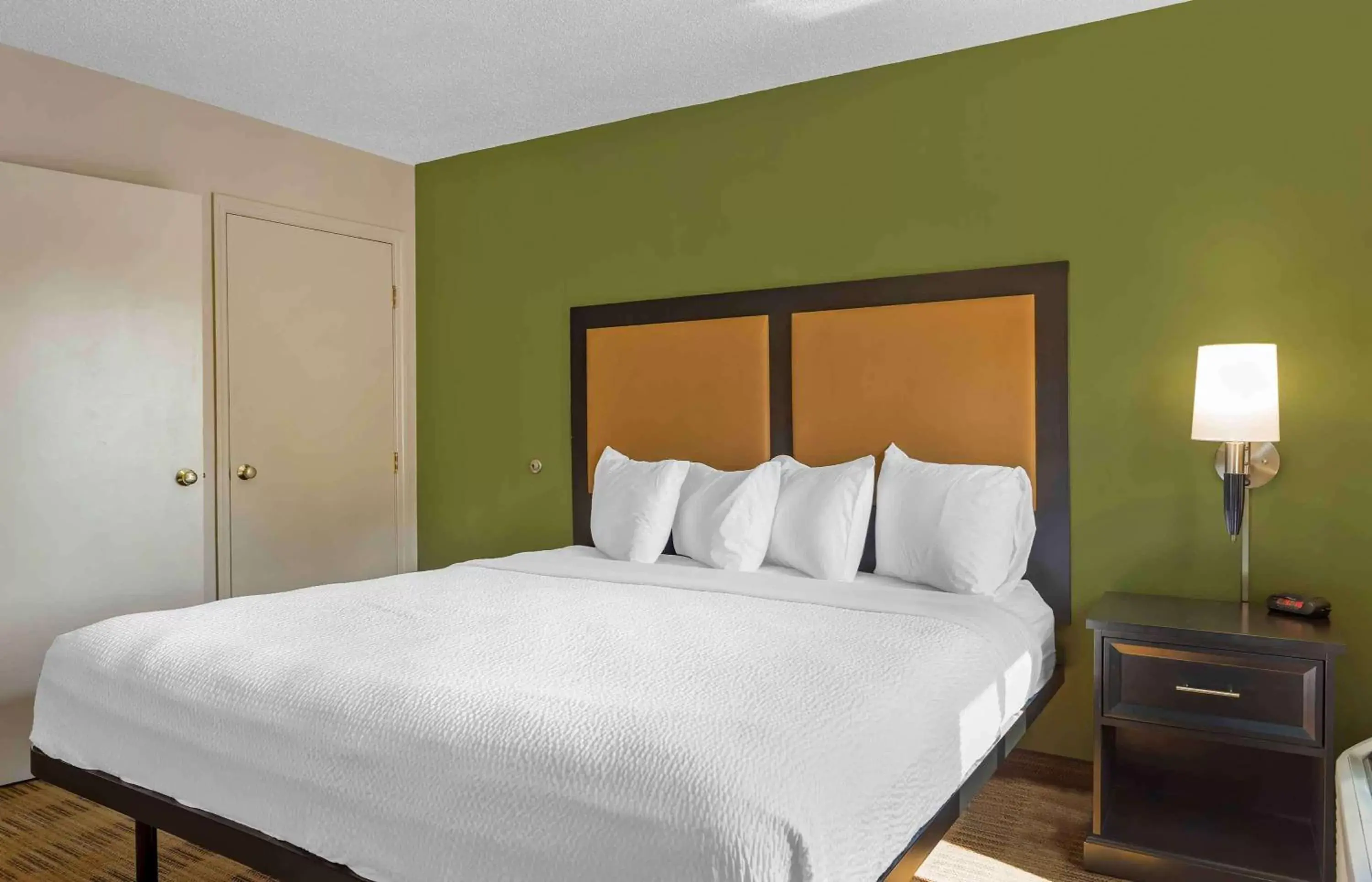 Bedroom, Bed in Extended Stay America Suites - Dayton - South