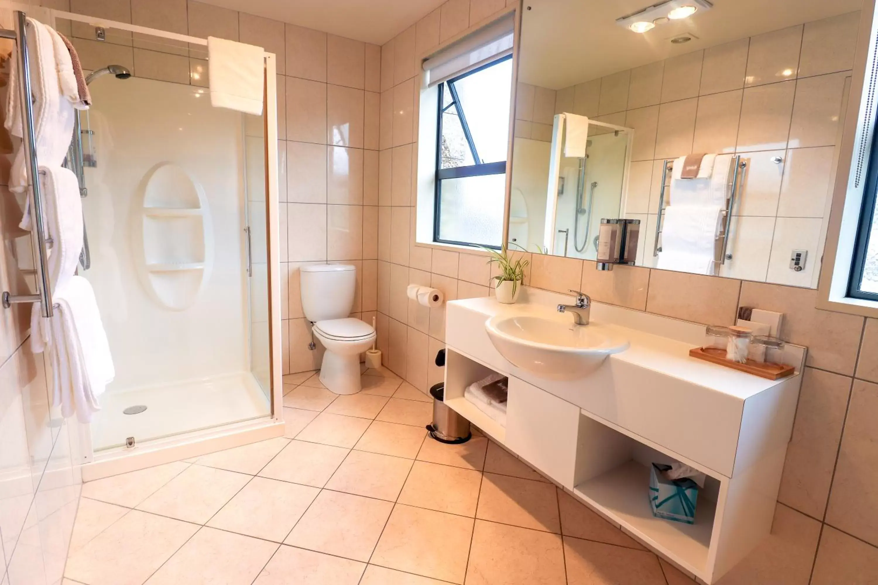 Bathroom in Coleraine Suites & Apartments