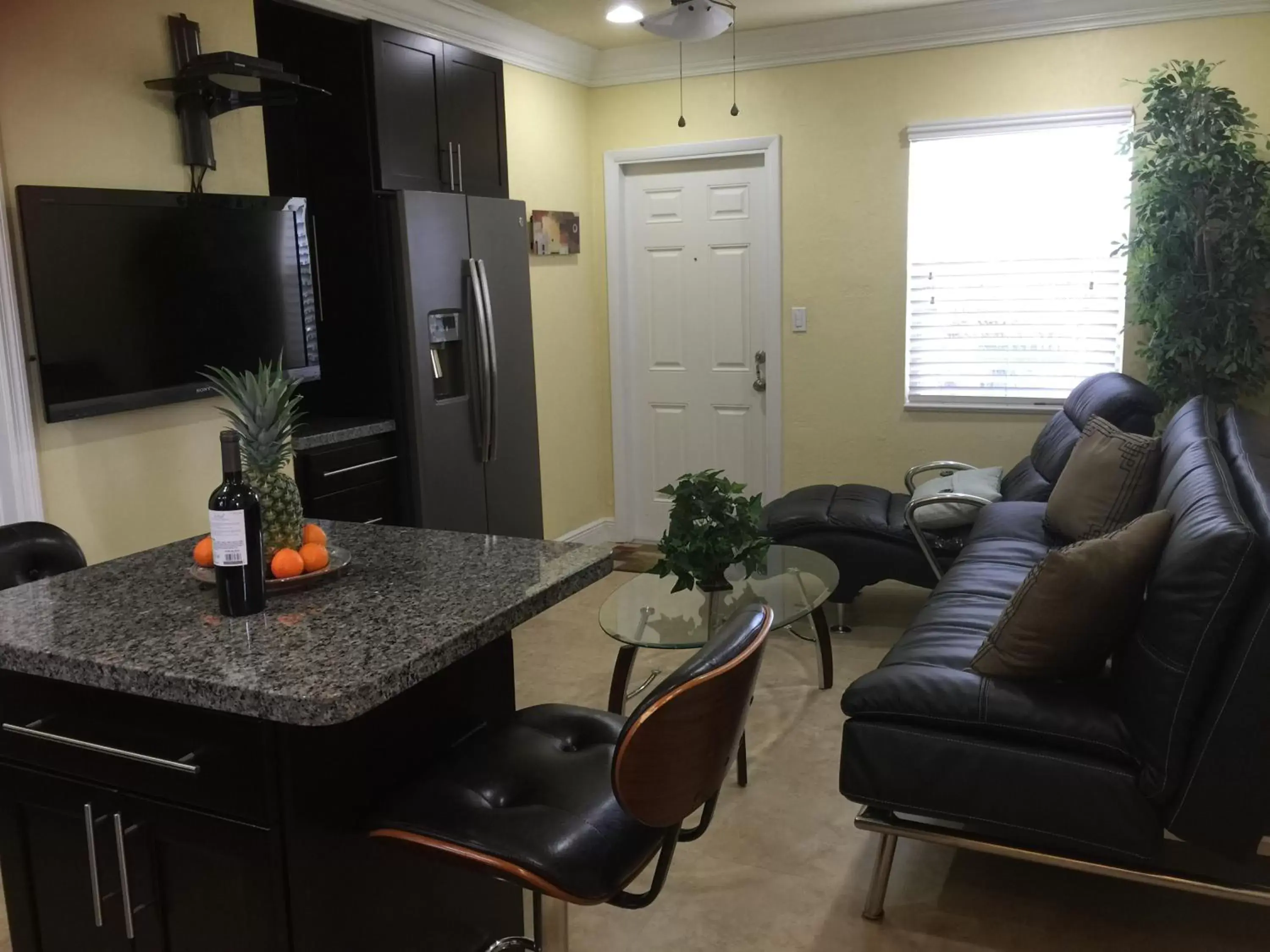 Dining area, Seating Area in Atlantic Shores Vacation Villas