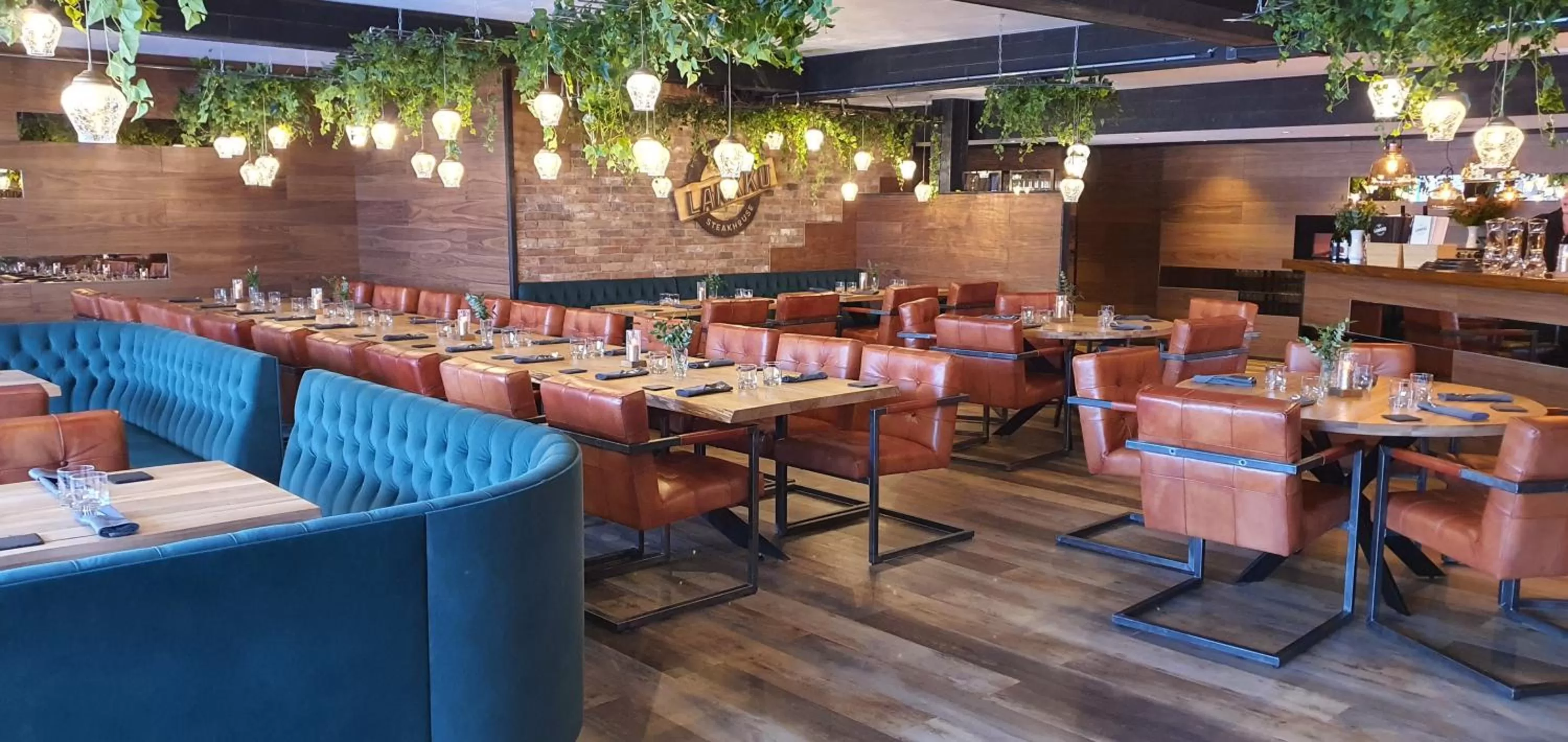 Restaurant/places to eat in Samantta Hotel & Restaurant