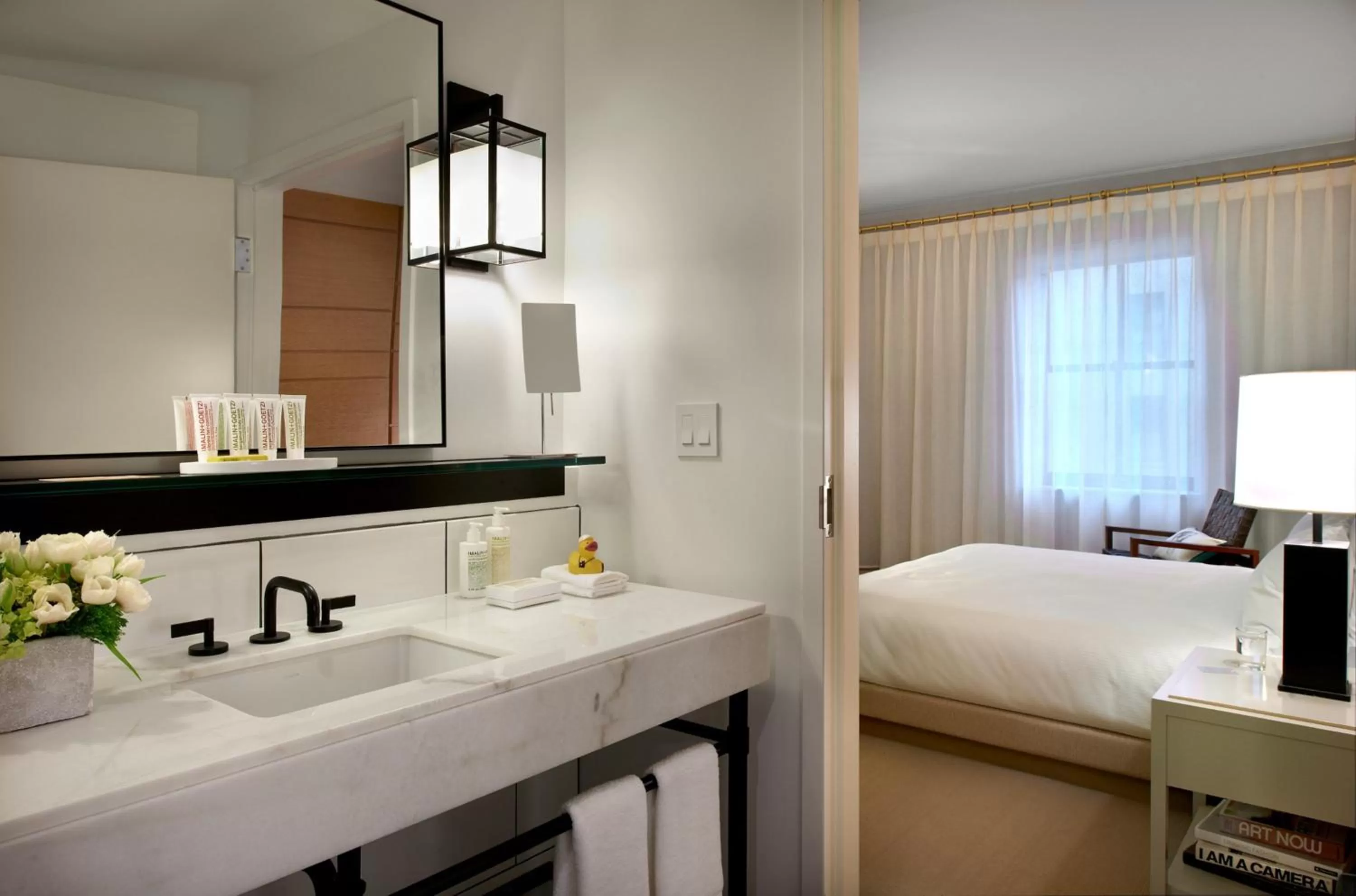 Bathroom, Bed in 21c Museum Hotel Cincinnati