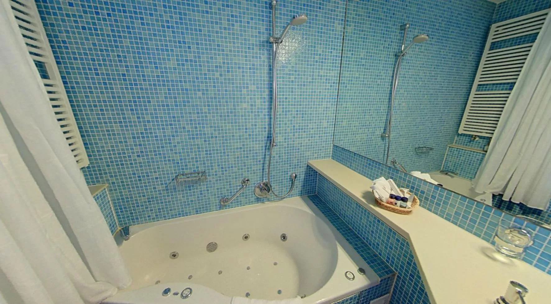 Hot Tub in Speicher Barth - Superior-Hotel