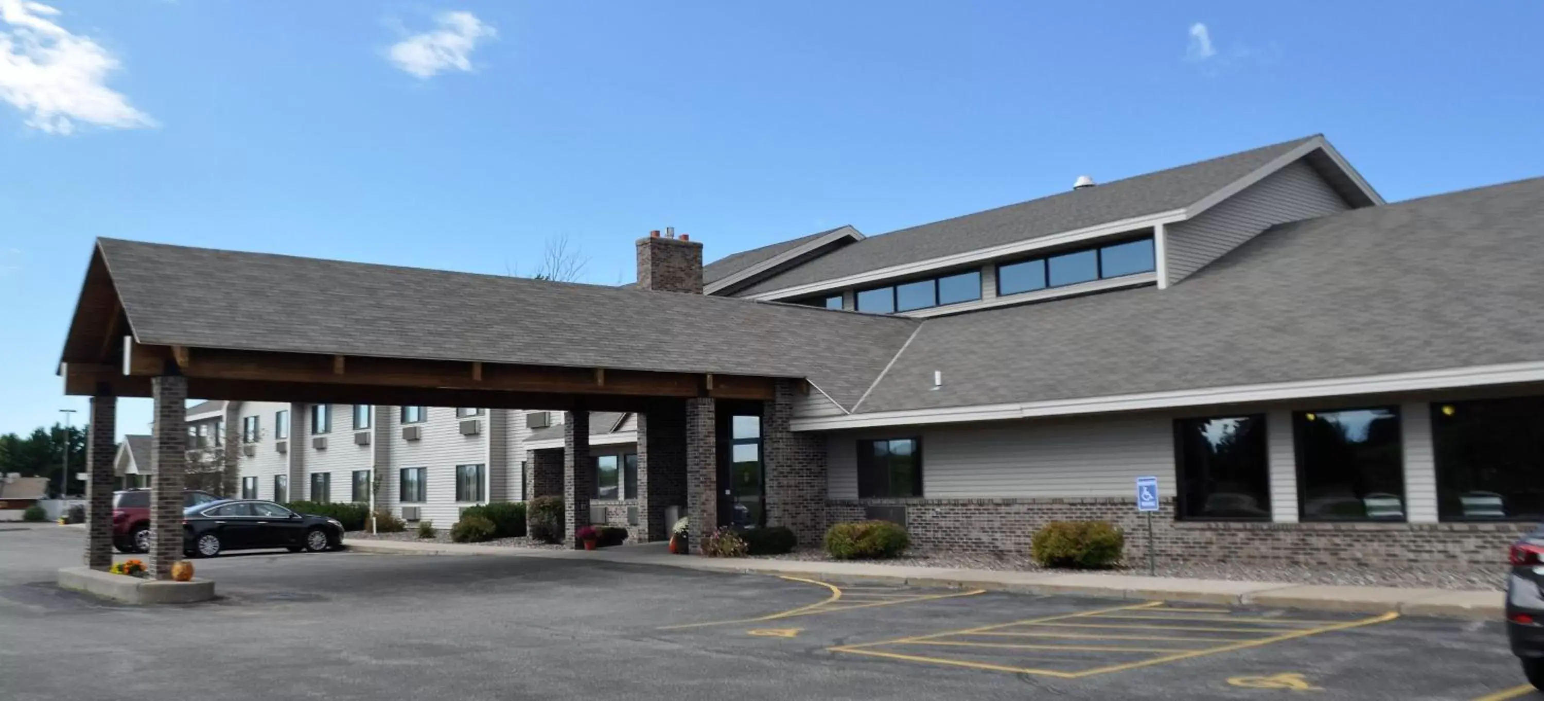 Facade/entrance, Property Building in FairBridge Inn & Suites